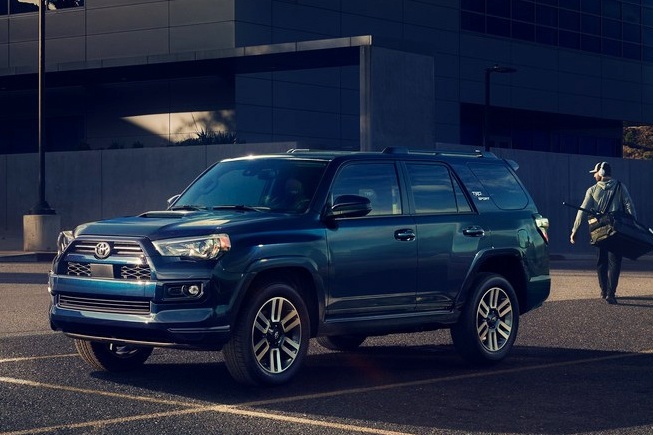 Toyota 4Runner TRD Sport 2022 duoc ra mat hinh anh