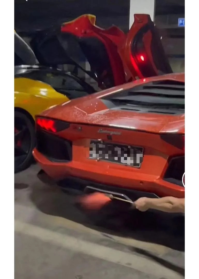 Lamborghini Aventador bi chay anh 2