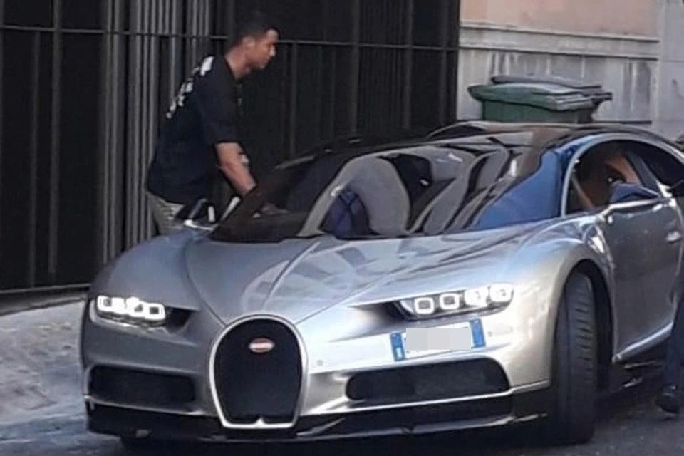 Ronaldo cam lai Bugatti Chiron tai Bo Dao Nha hinh anh