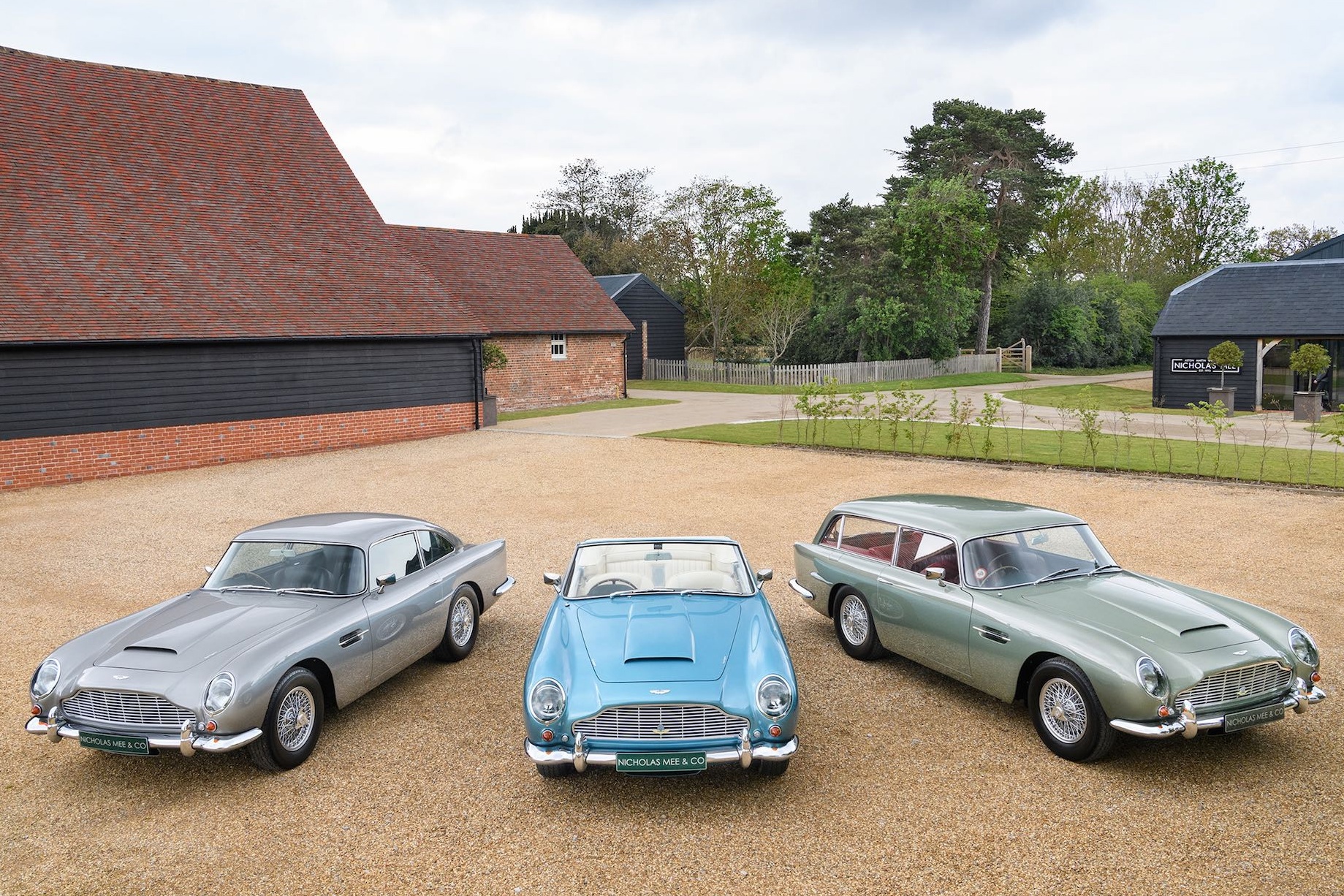 Ba chiec Aston Martin DB5 doi co co gia 5,6 trieu USD hinh anh