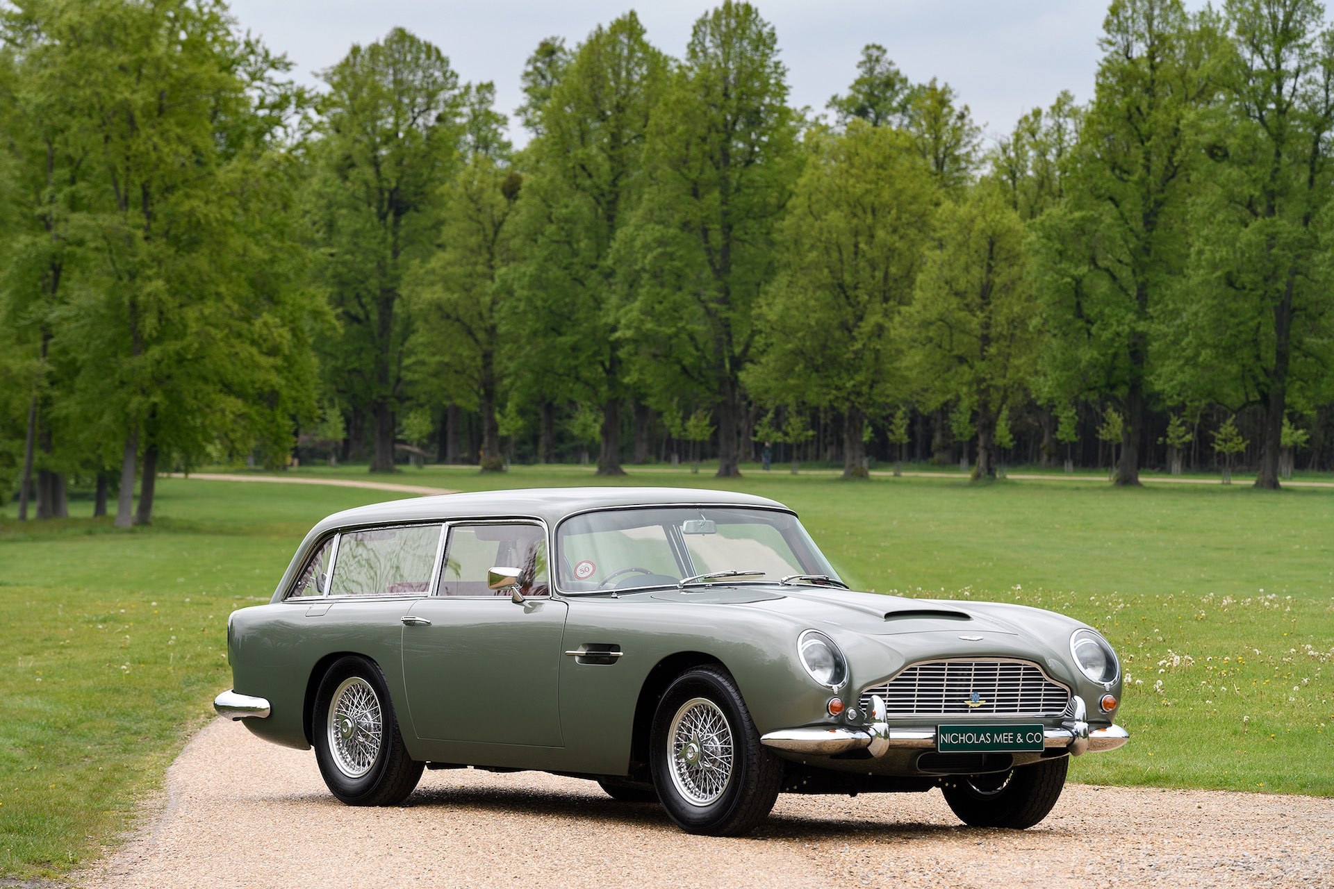 3 chiếc Aston Martin DB5 giá 5, 6 triệu USD ảnh 5 3 chiec Aston Martin DB5 gia 5, 6 trieu USD anh 5