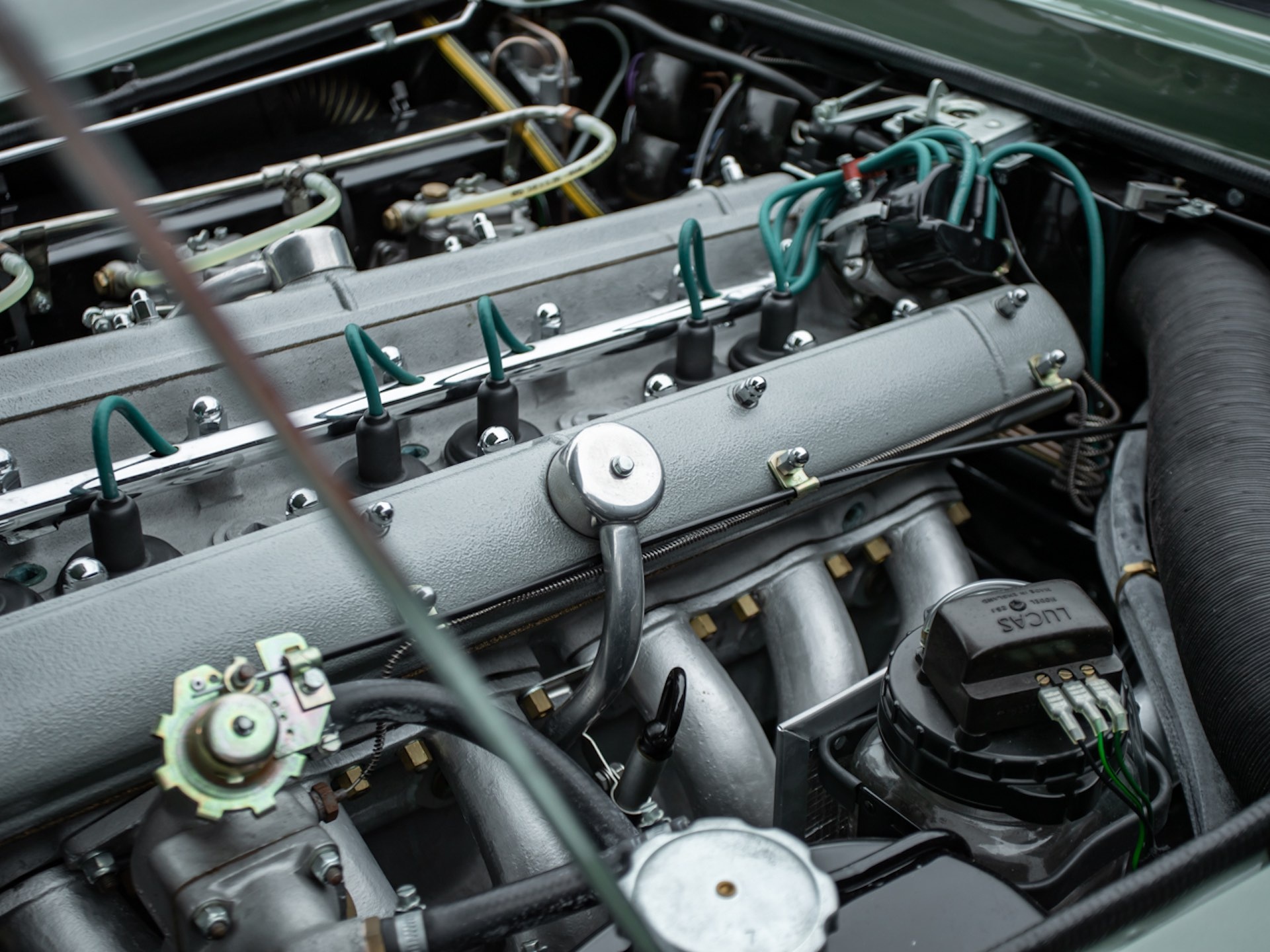 3 chiếc Aston Martin DB5 giá 5, 6 triệu USD ảnh 3 3 chiec Aston Martin DB5 gia 5, 6 trieu USD anh 3