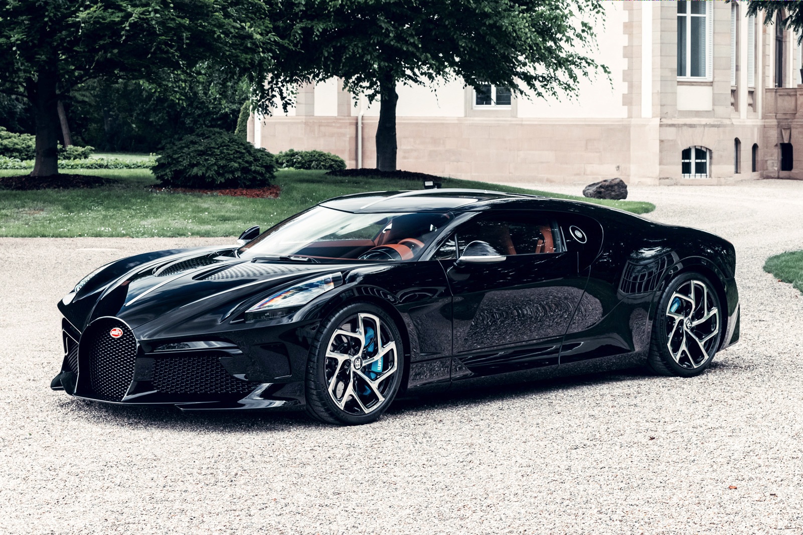 Sieu xe 19 trieu USD cua Bugatti sap toi tay khach hang bi an hinh anh