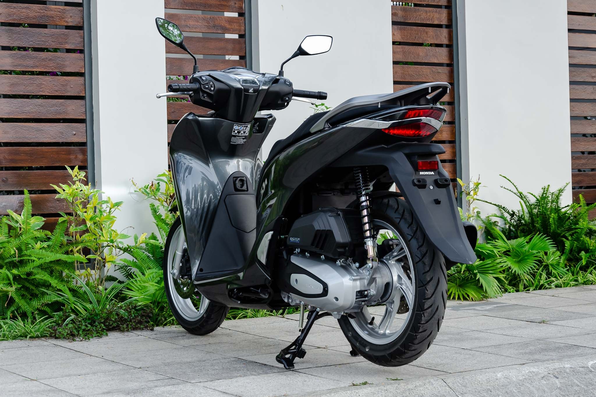 Gia lan banh tay ga 125 cc co phanh ABS anh 18