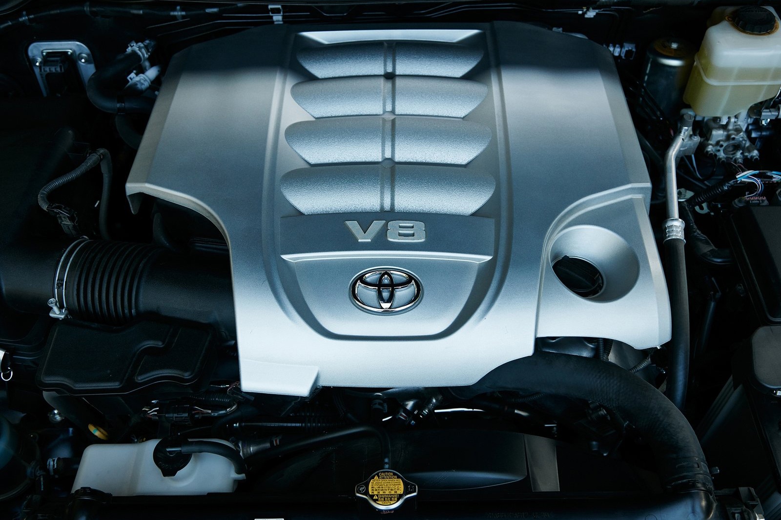 So sanh Toyota Land Cruiser 2022 anh 11