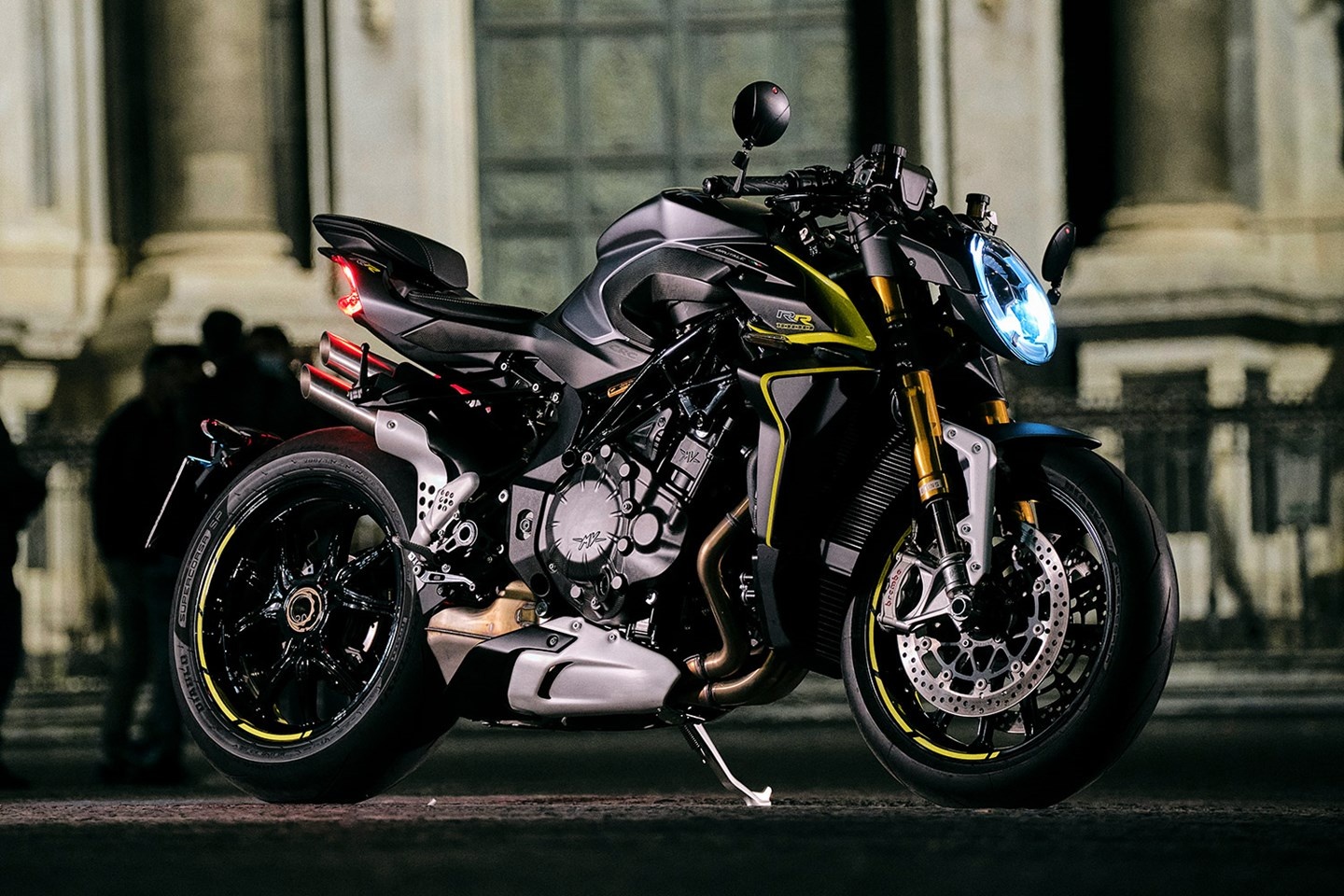 MV Agusta Brutale 1000 RR 2021: Nakedbike ham ho, toc do hon 300 km/h hinh anh