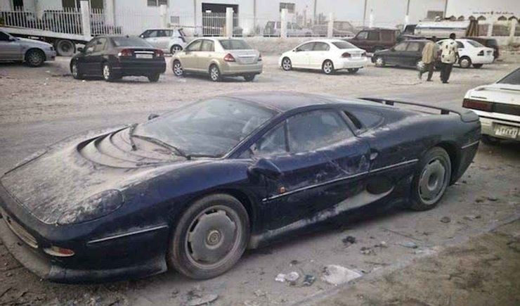 Nhung sieu xe bi bo quen tai UAE anh 6