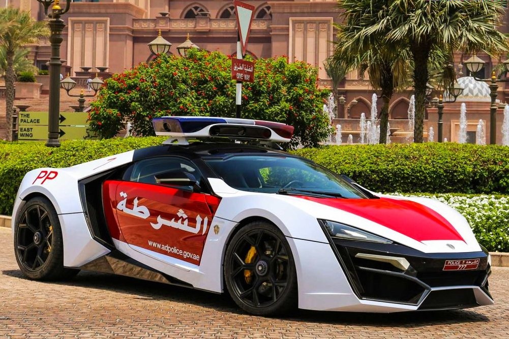 Dan sieu xe trieu USD cua canh sat UAE hinh anh
