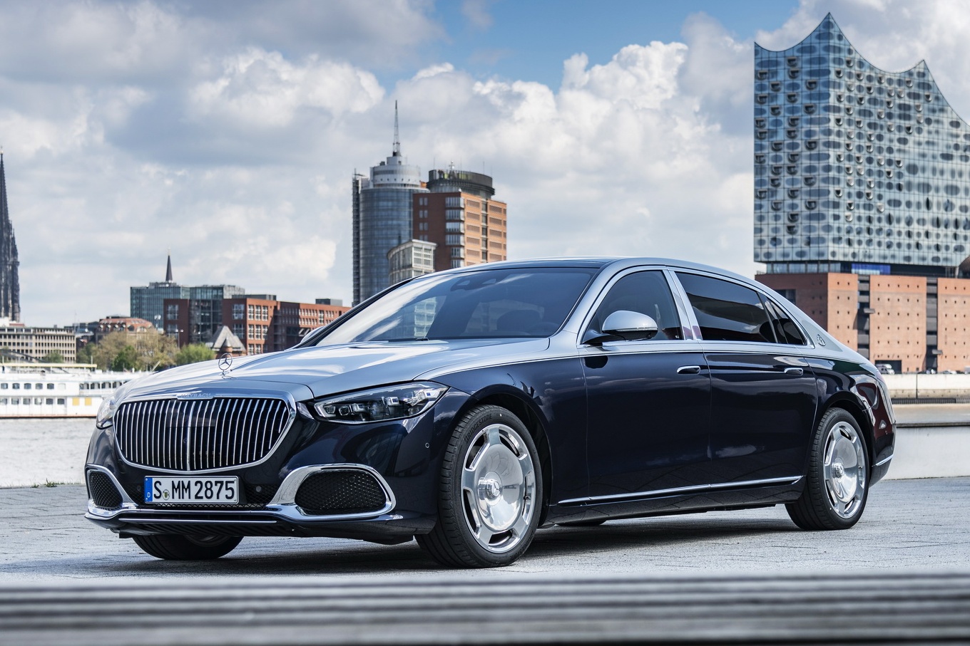 Xe sieu sang Mercedes-Maybach S-Class 2021 ban ra tai chau Au hinh anh