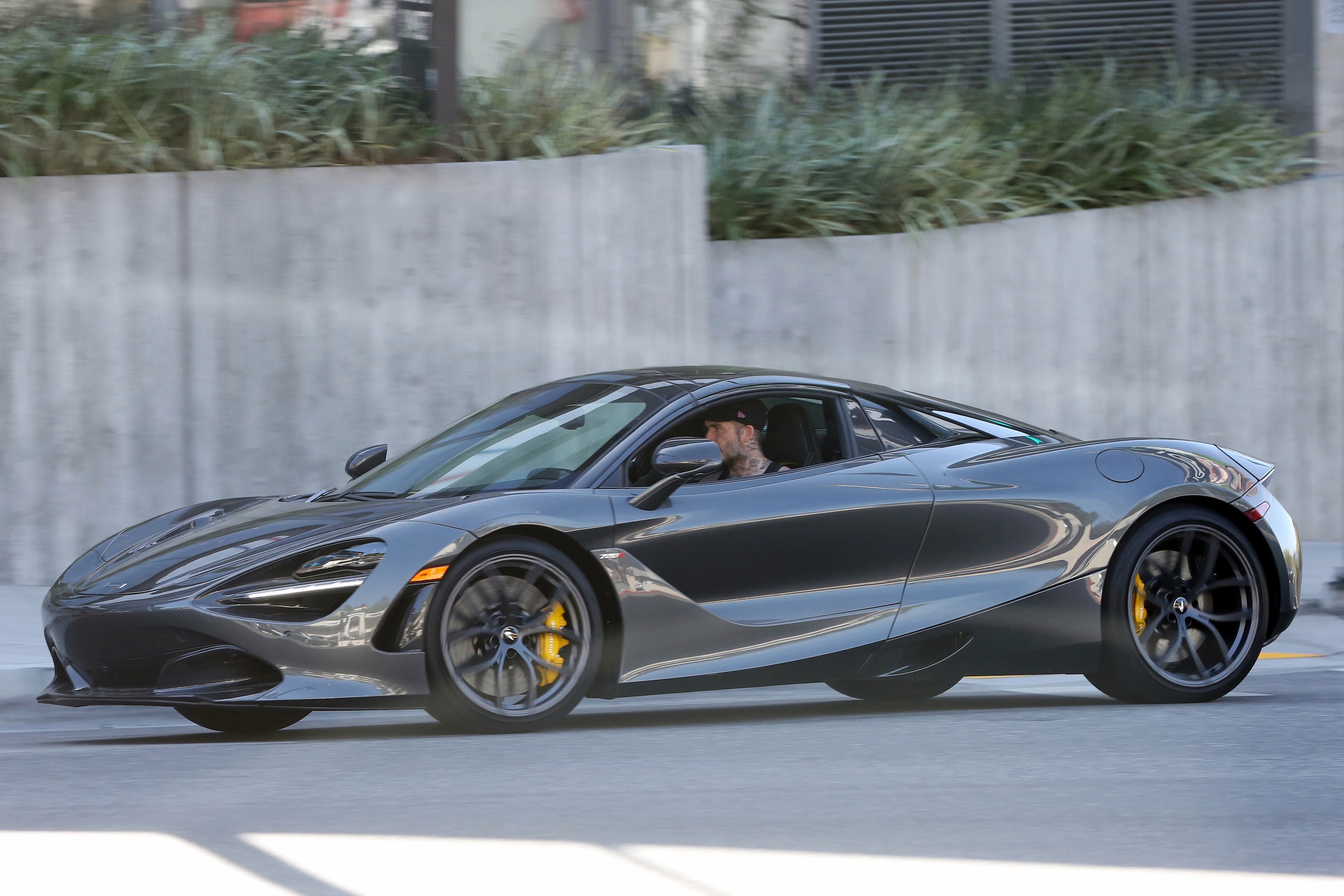 Con trai Beckham cầm lái Maserati  ảnh 3 Con trai Beckham cam lai Maserati anh 3