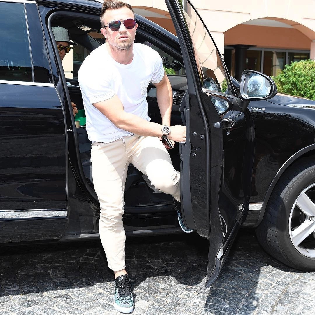 Dan xe cua Xherdan Shaqiri anh 8