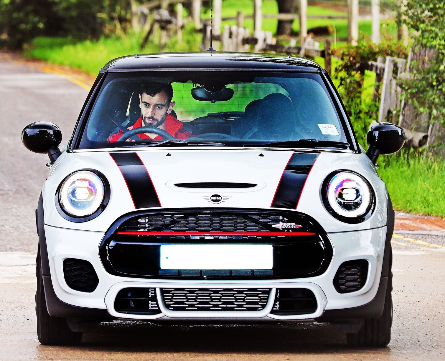 Kevin De Bruyne va nhung ngoi sao di xe khiem ton o Euro 2020 hinh anh