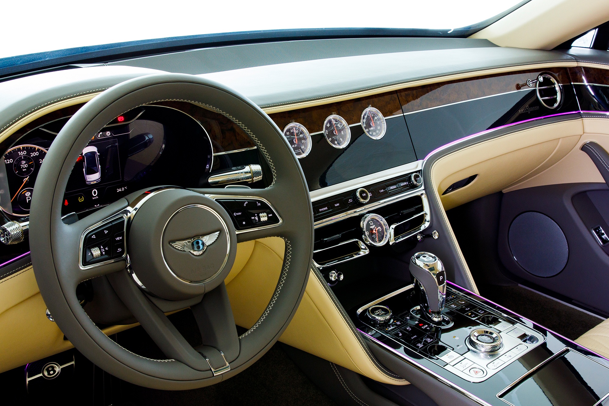 Bentley Flying Spur V8 ra mắt Việt Nam ảnh 3 Bentley Flying Spur V8 ra mat Viet Nam anh 3