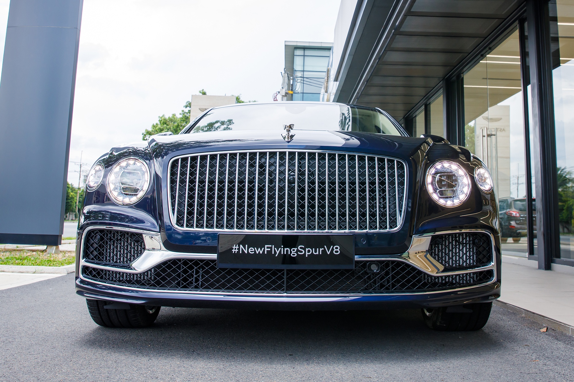 Bentley Flying Spur V8 ra mắt Việt Nam ảnh 2 Bentley Flying Spur V8 ra mat Viet Nam anh 2