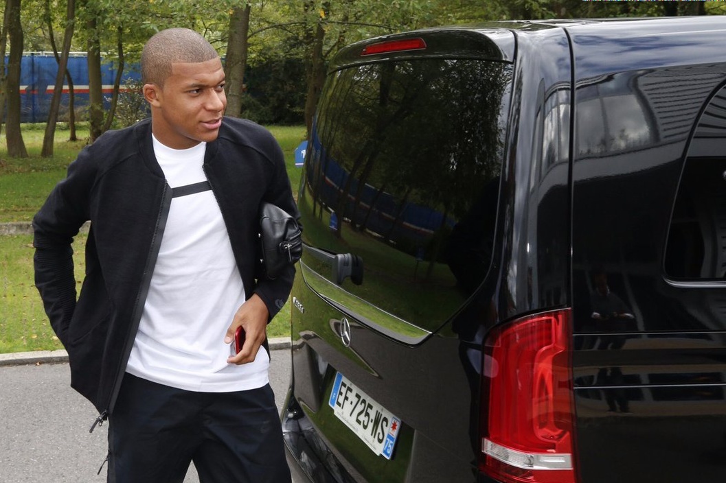 Du chay cuc nhanh, Mbappe chi thich cac mau xe 'cham chap' hinh anh