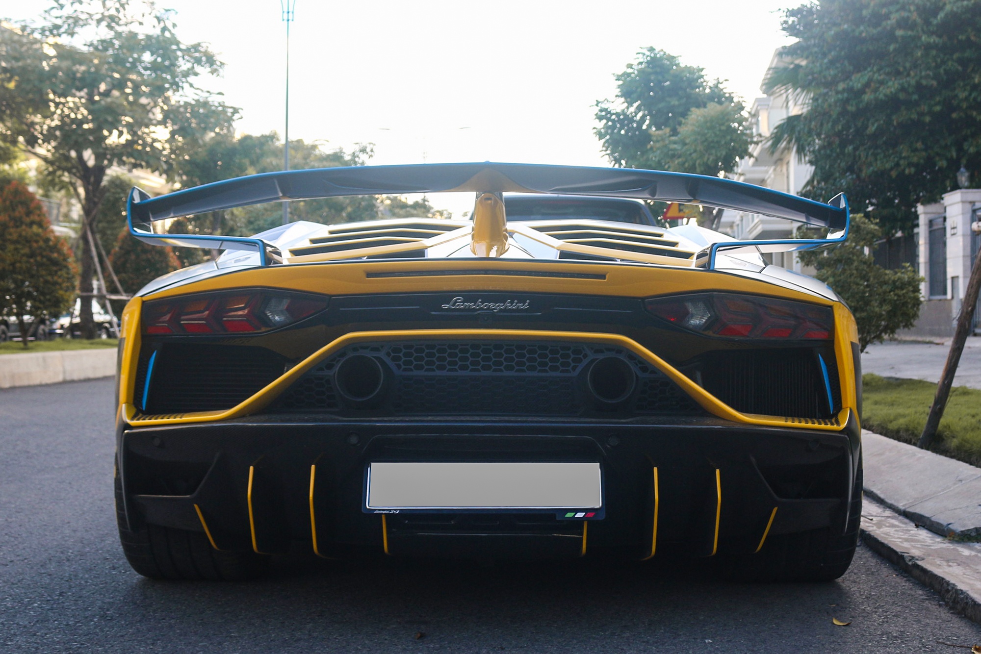 Lamborghini Aventador SVJ lot xac tai Viet Nam anh 5