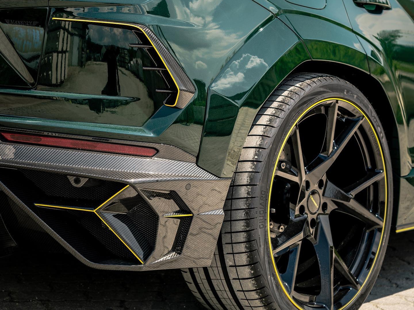 Lamborghini Urus do Mansory anh 5
