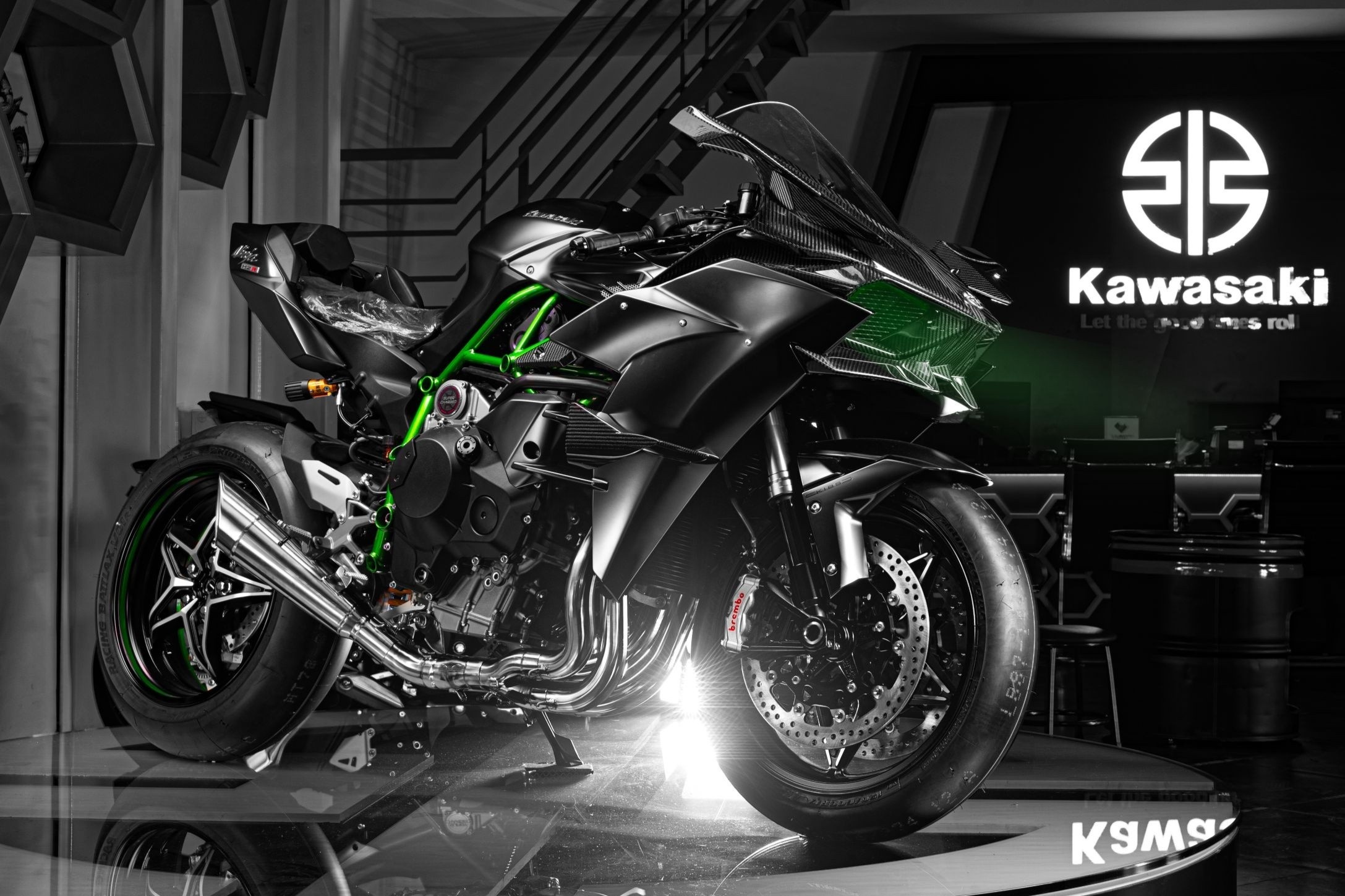 Kawasaki H2R gia 1,8 ty dong khong the chay tren pho tai Viet Nam hinh anh