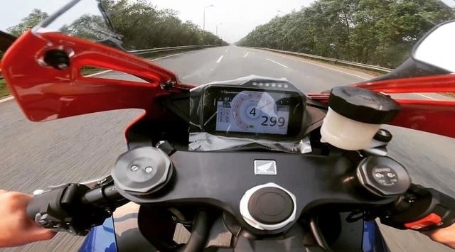 Nhung lan biker Viet co xuy viec chay xe qua toc do tren MXH hinh anh