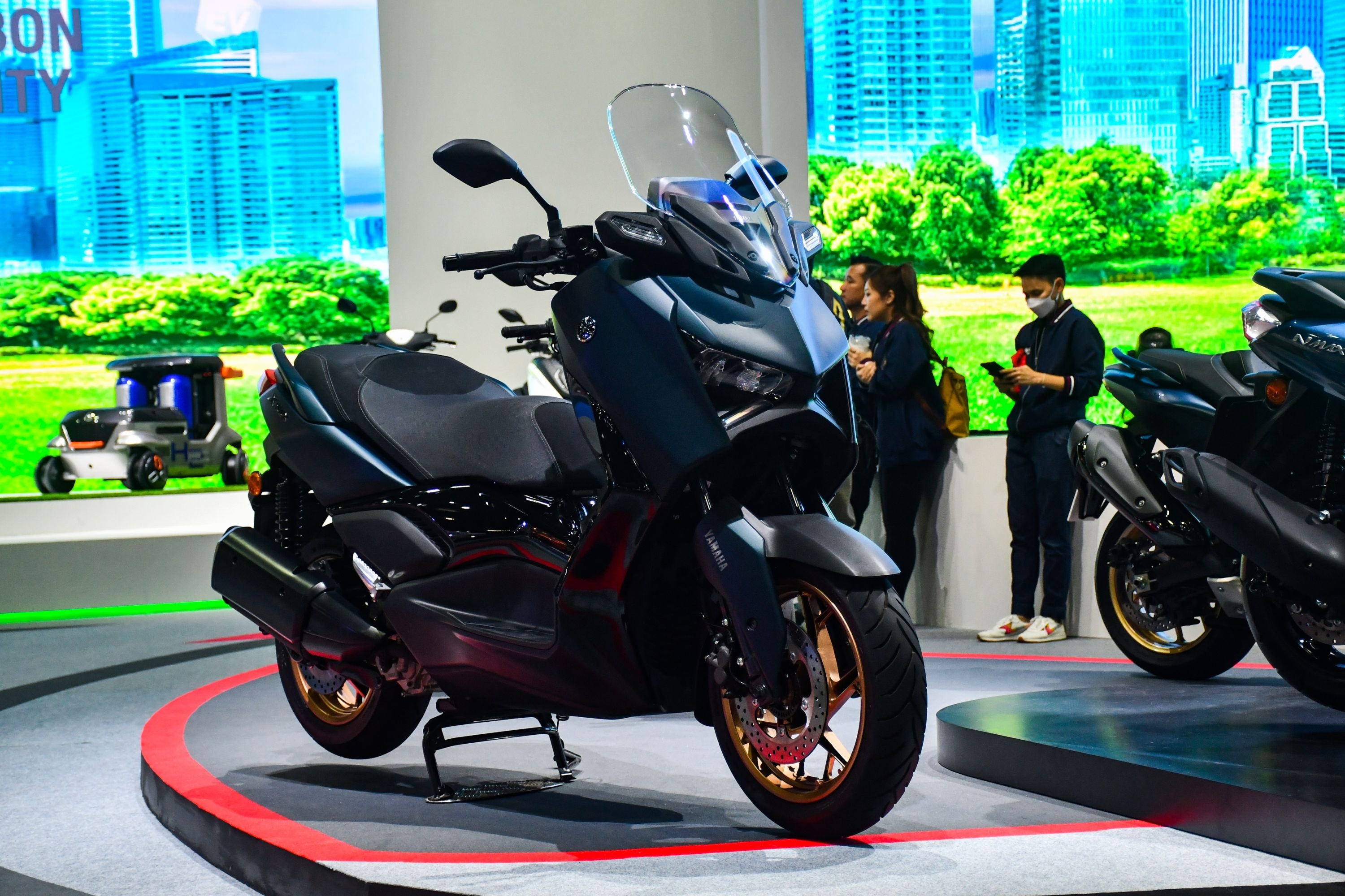 Yamaha XMAX 300 2023 anh 1