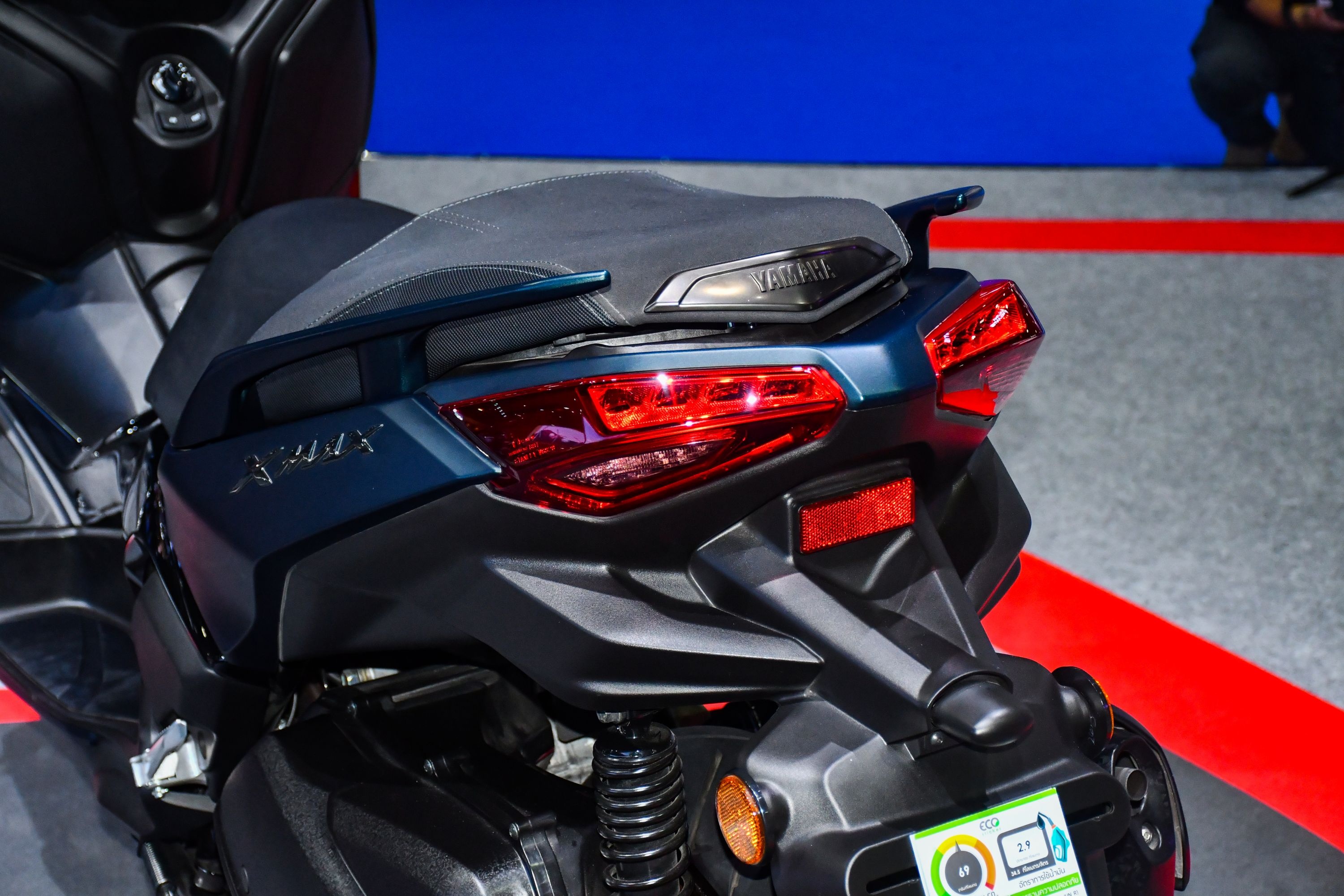 Yamaha XMAX 300 2023 anh 4