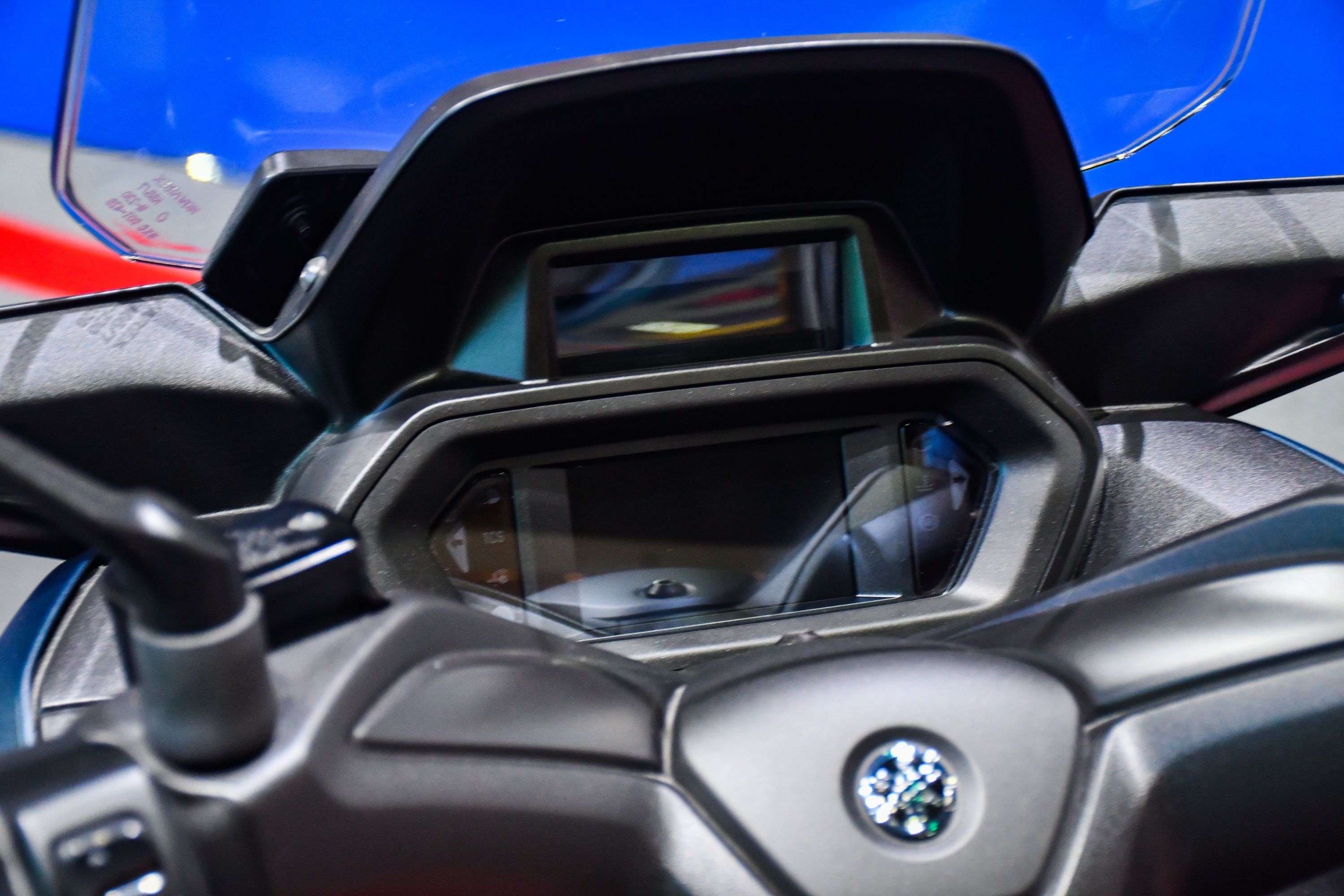 Yamaha XMAX 300 2023 anh 6