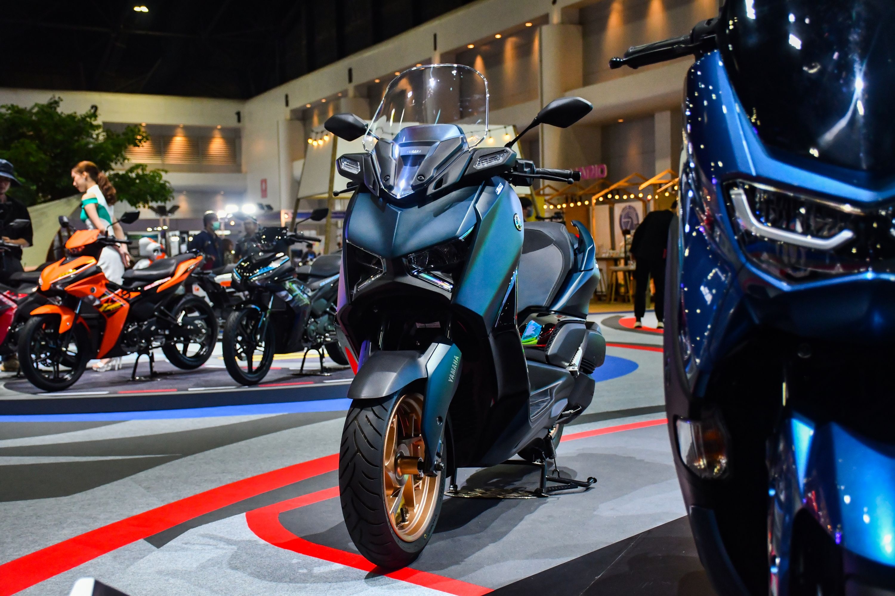 Yamaha XMAX 300 2023 anh 11