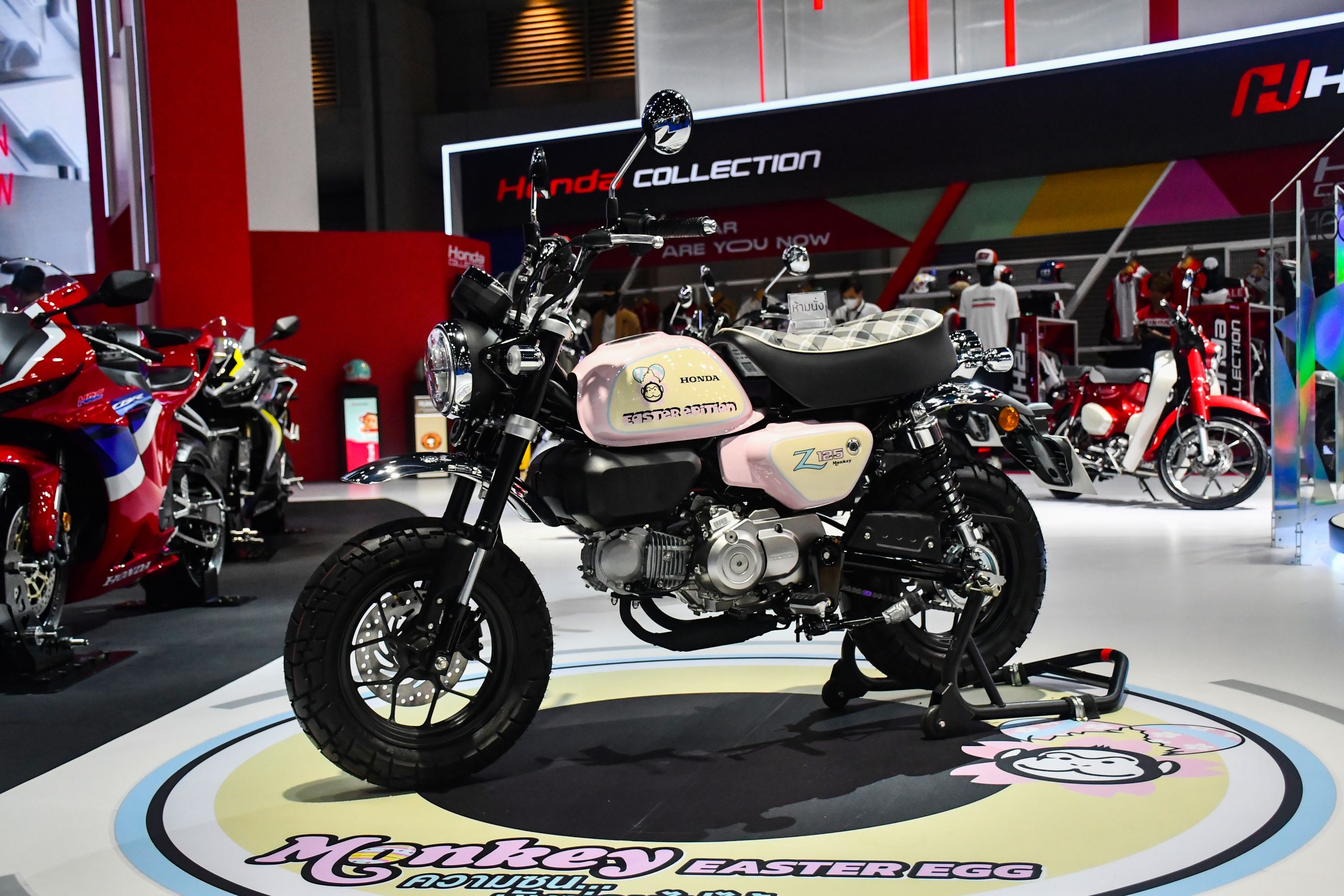 Chi tiet Honda Monkey Easter Egg Edition gia 3.200 USD hinh anh