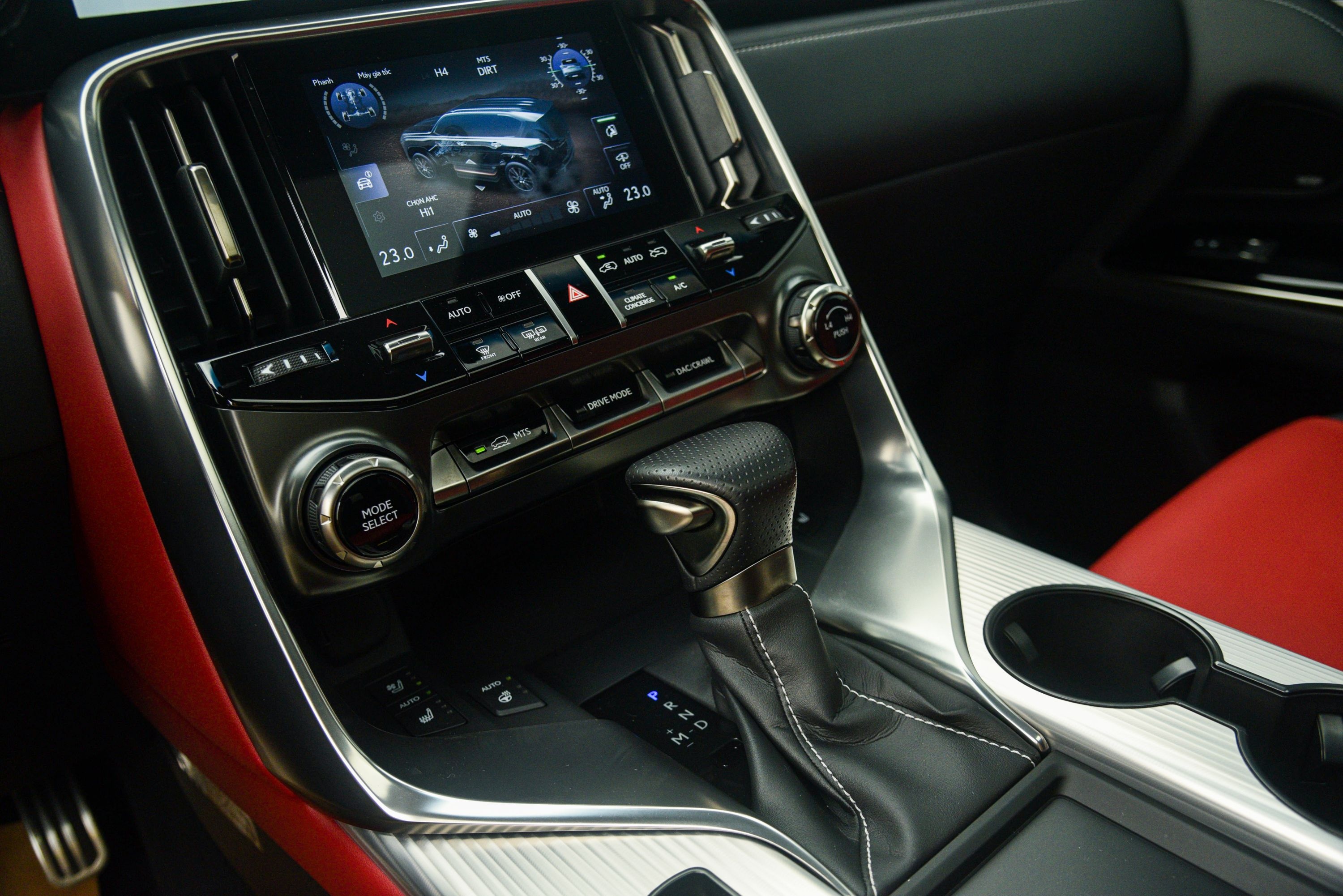 LX 600 F Sport anh 11