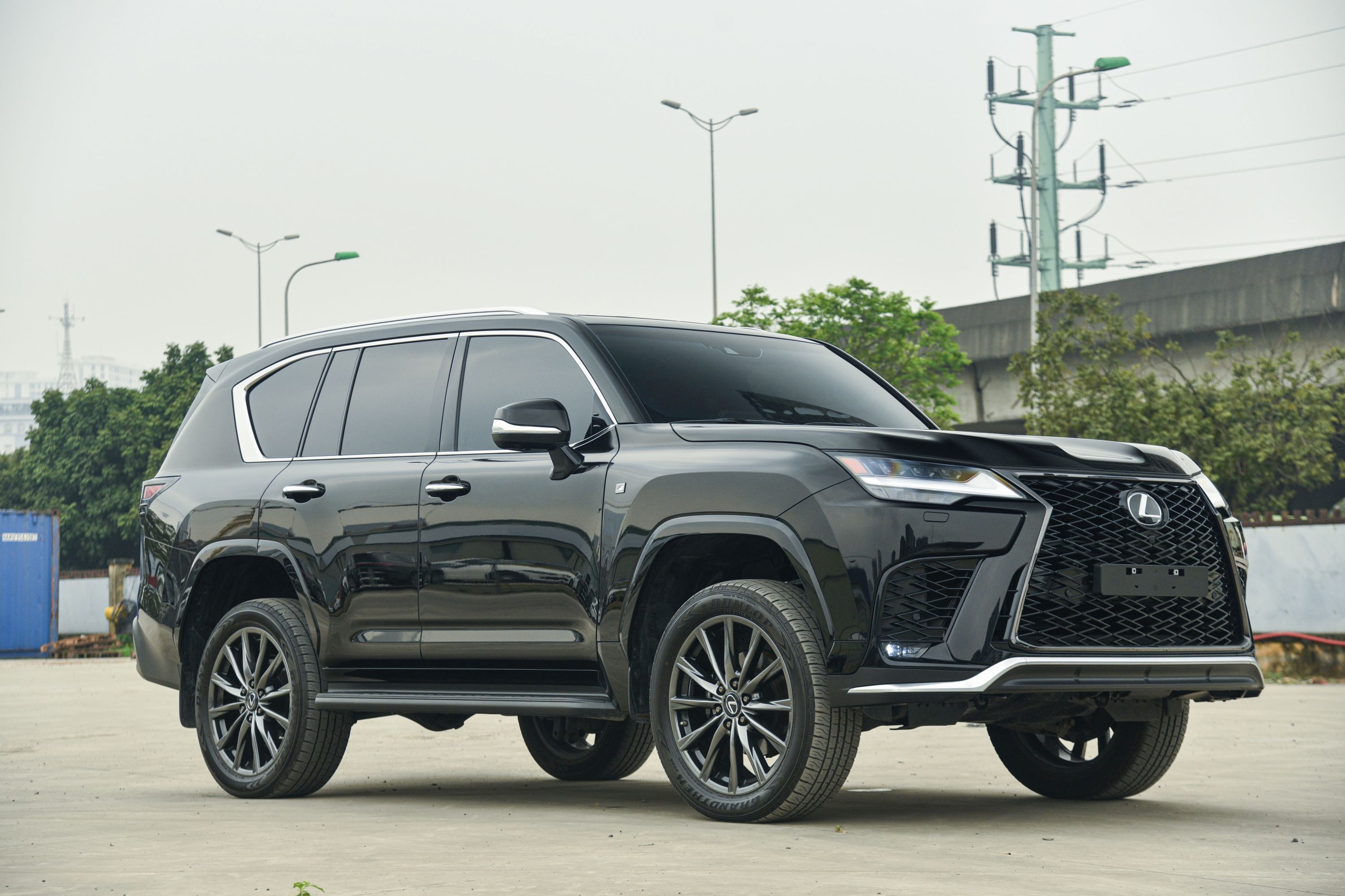 LX 600 F Sport anh 13