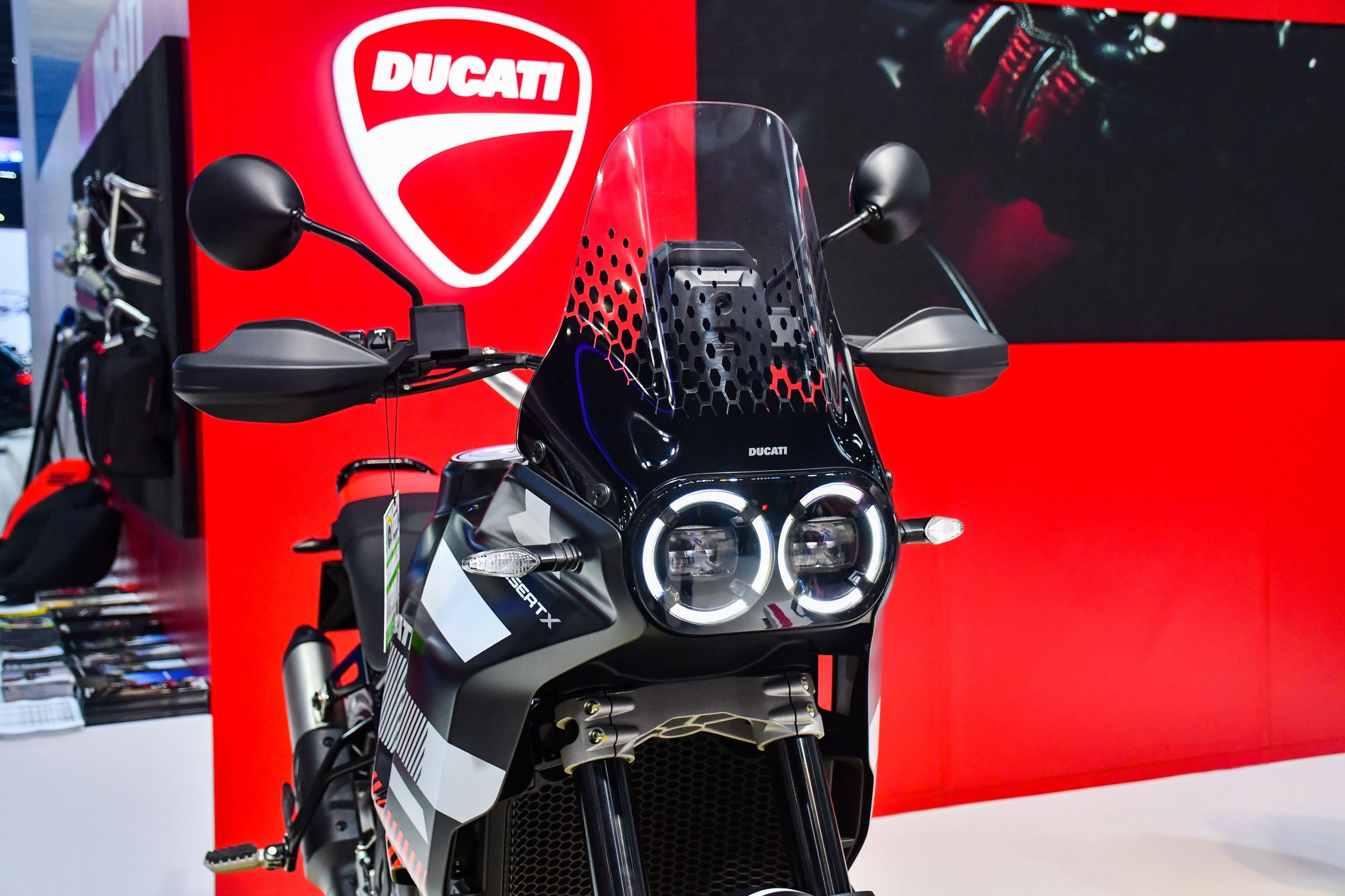 Ducati DesertX anh 8