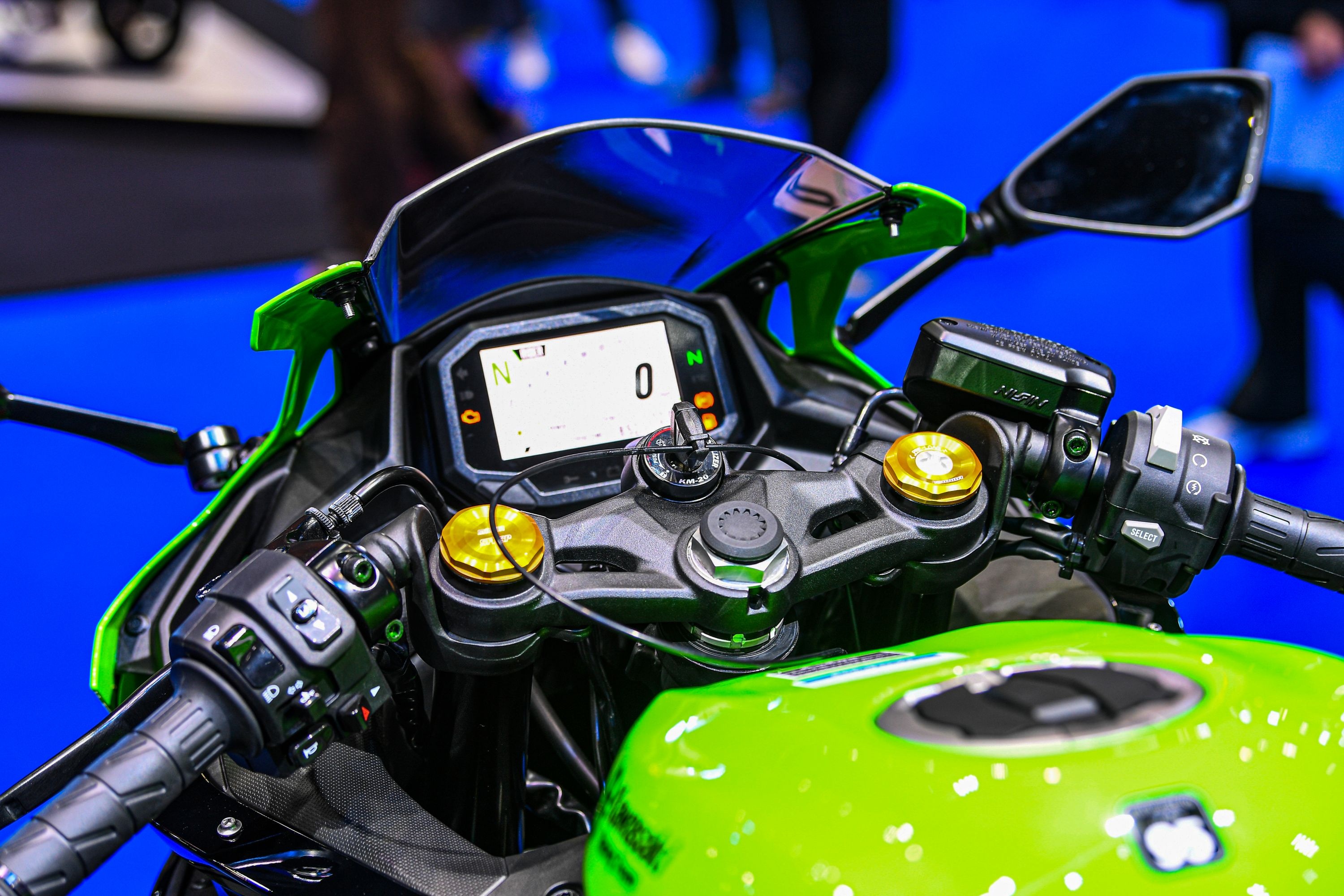 Kawasaki ZX-4R anh 8