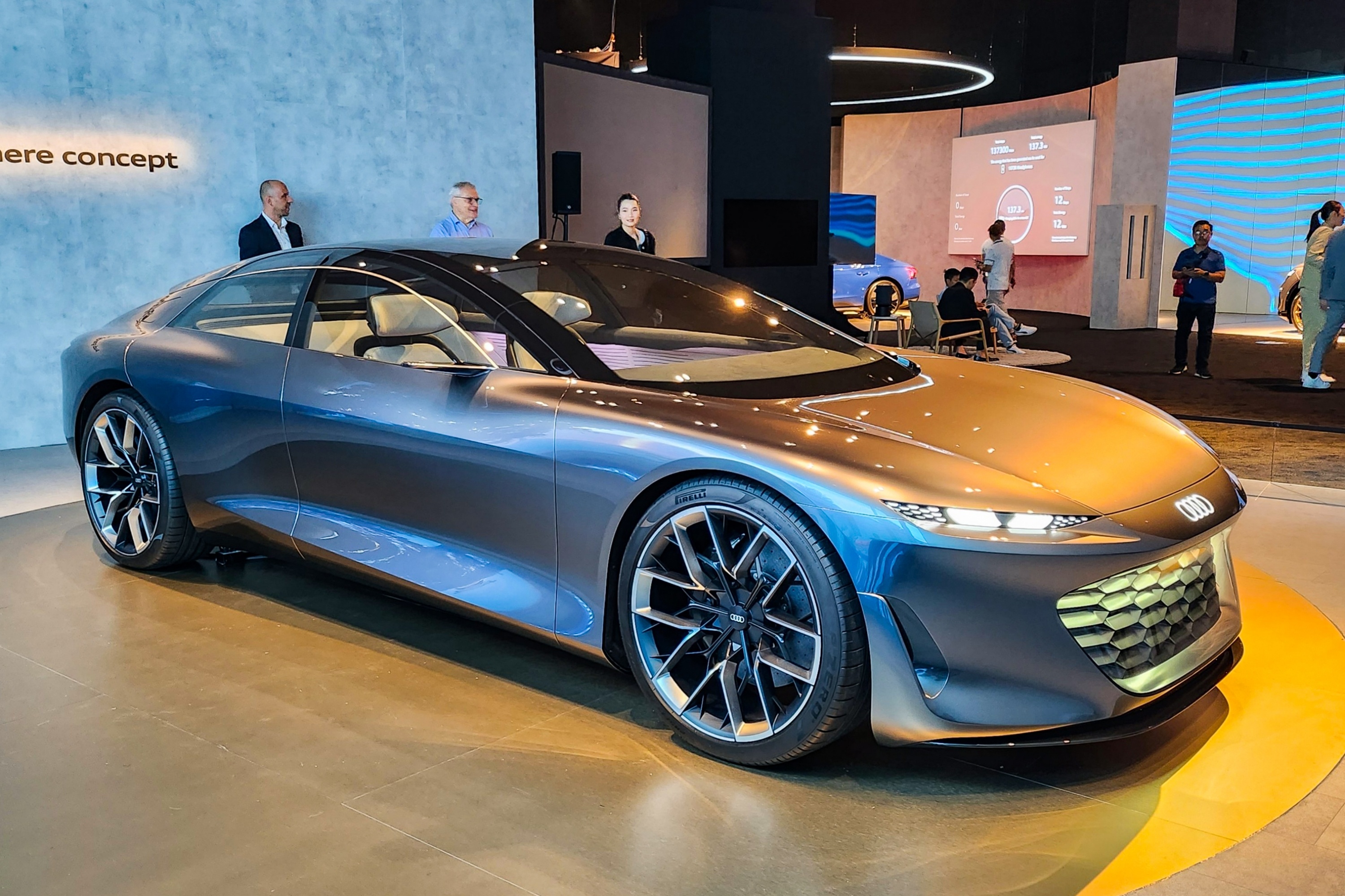 Anh thuc te Audi Grandsphere - ban xem truoc cua A8 chay dien hinh anh