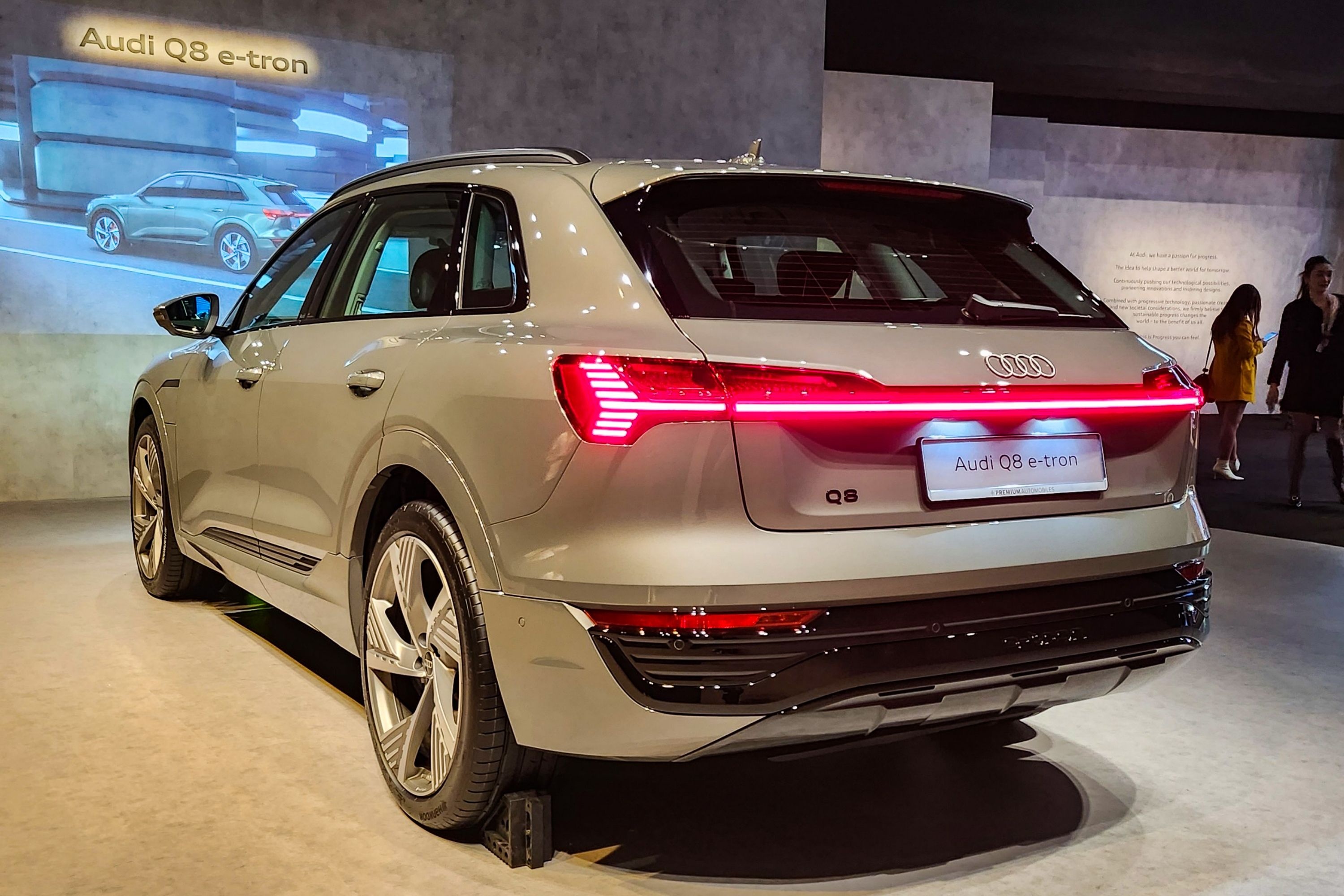 Audi Q8 e-tron anh 3