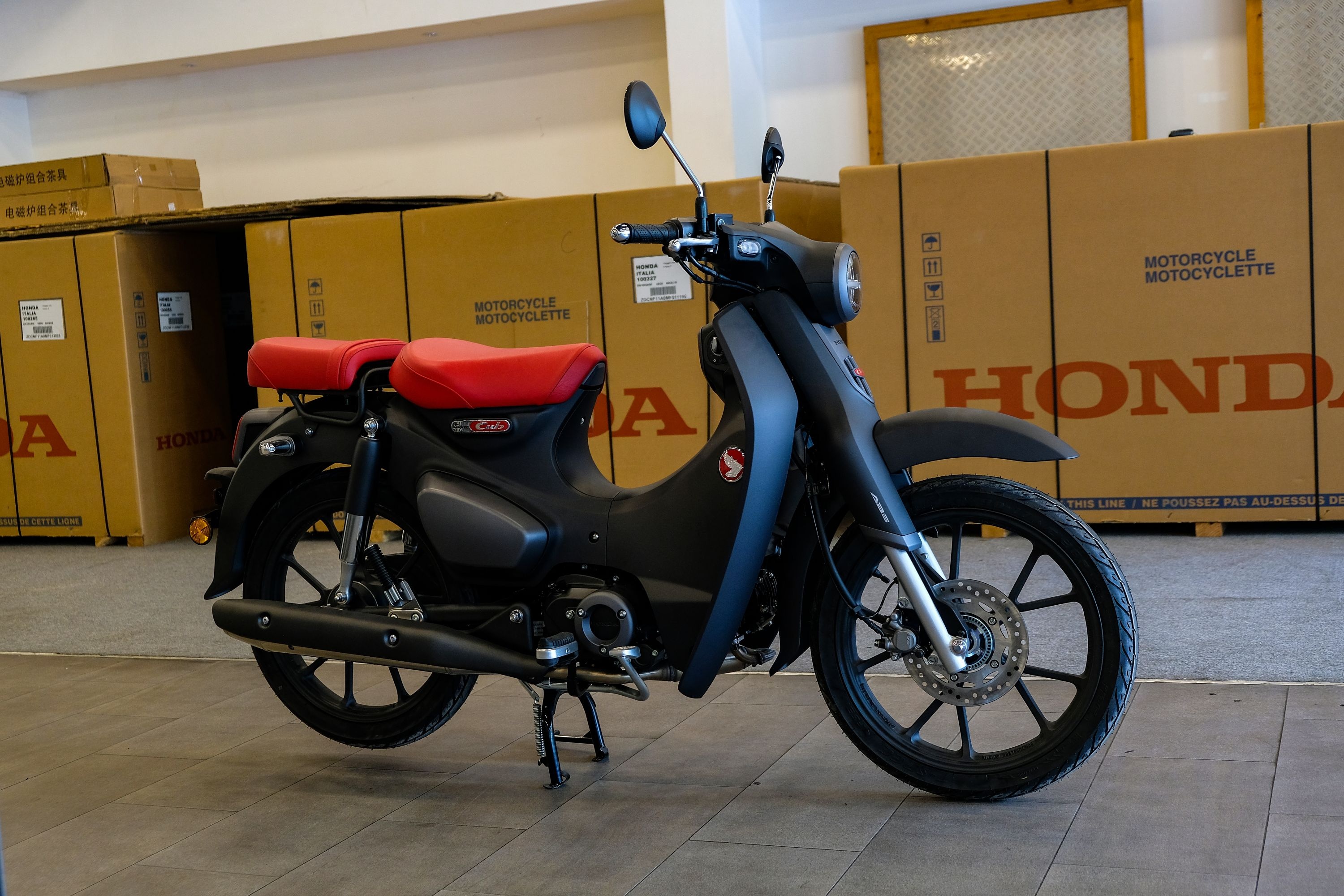 Super Cub nhap chau Au anh 3