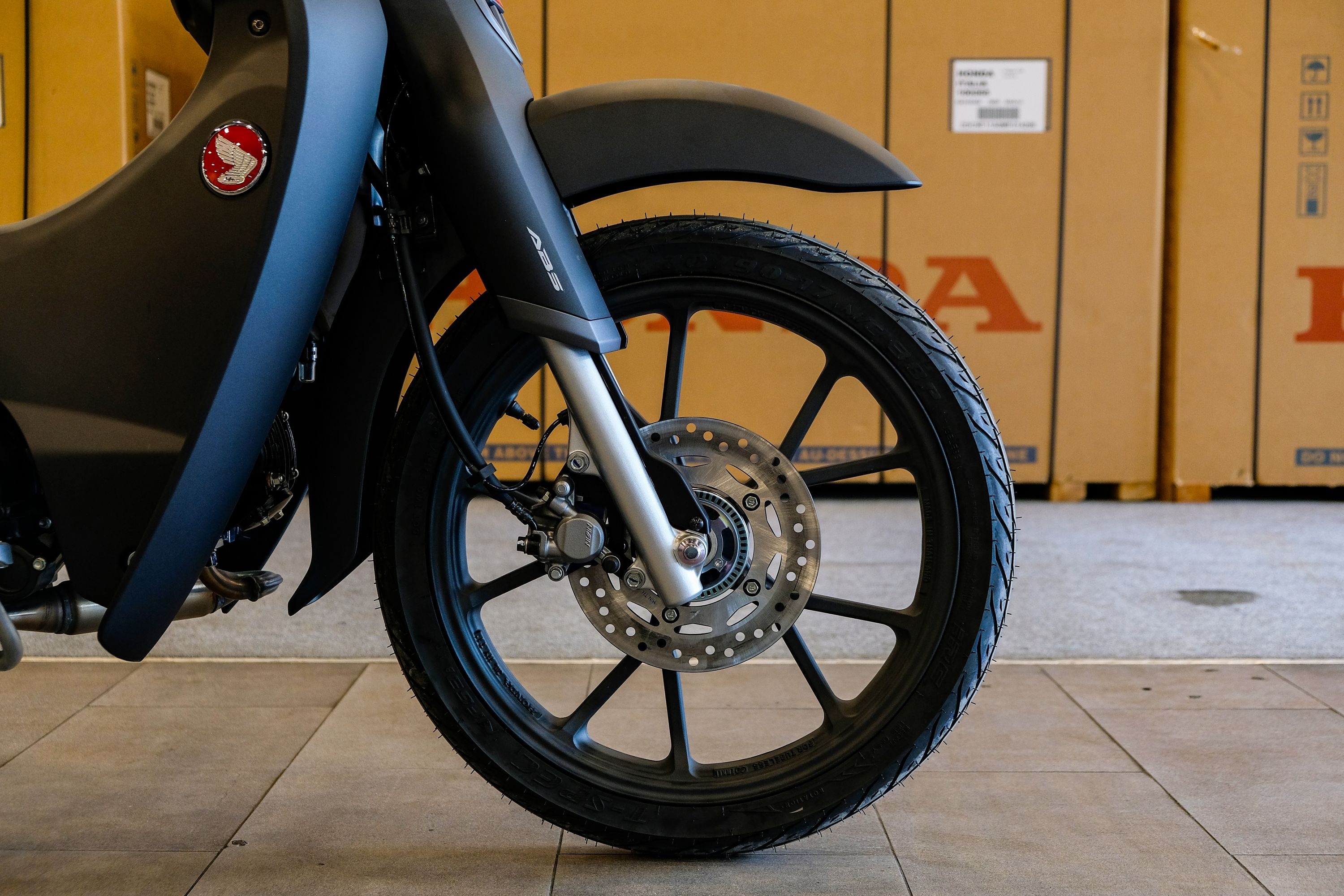 Super Cub nhap chau Au anh 6