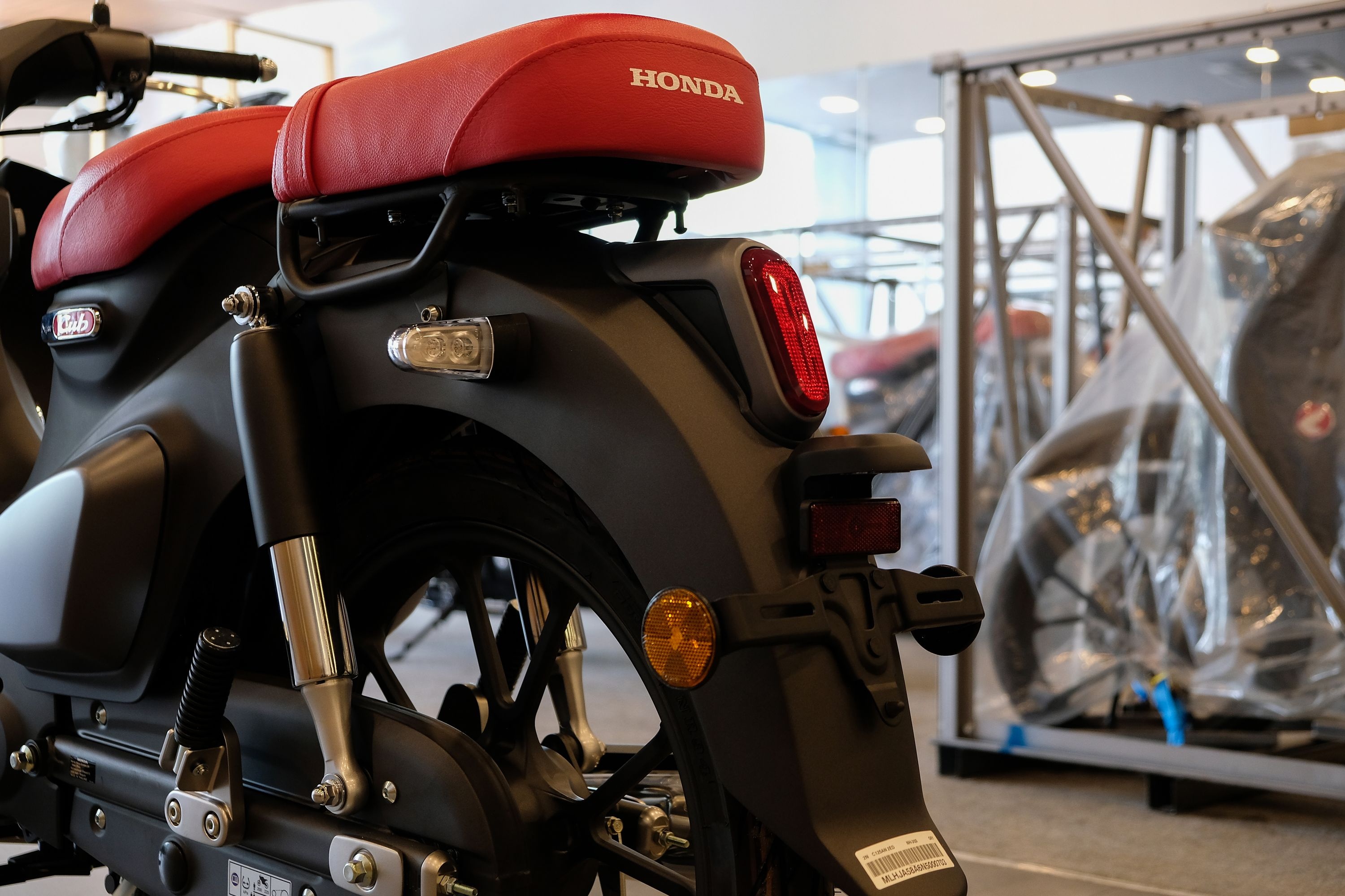 Super Cub nhap chau Au anh 10