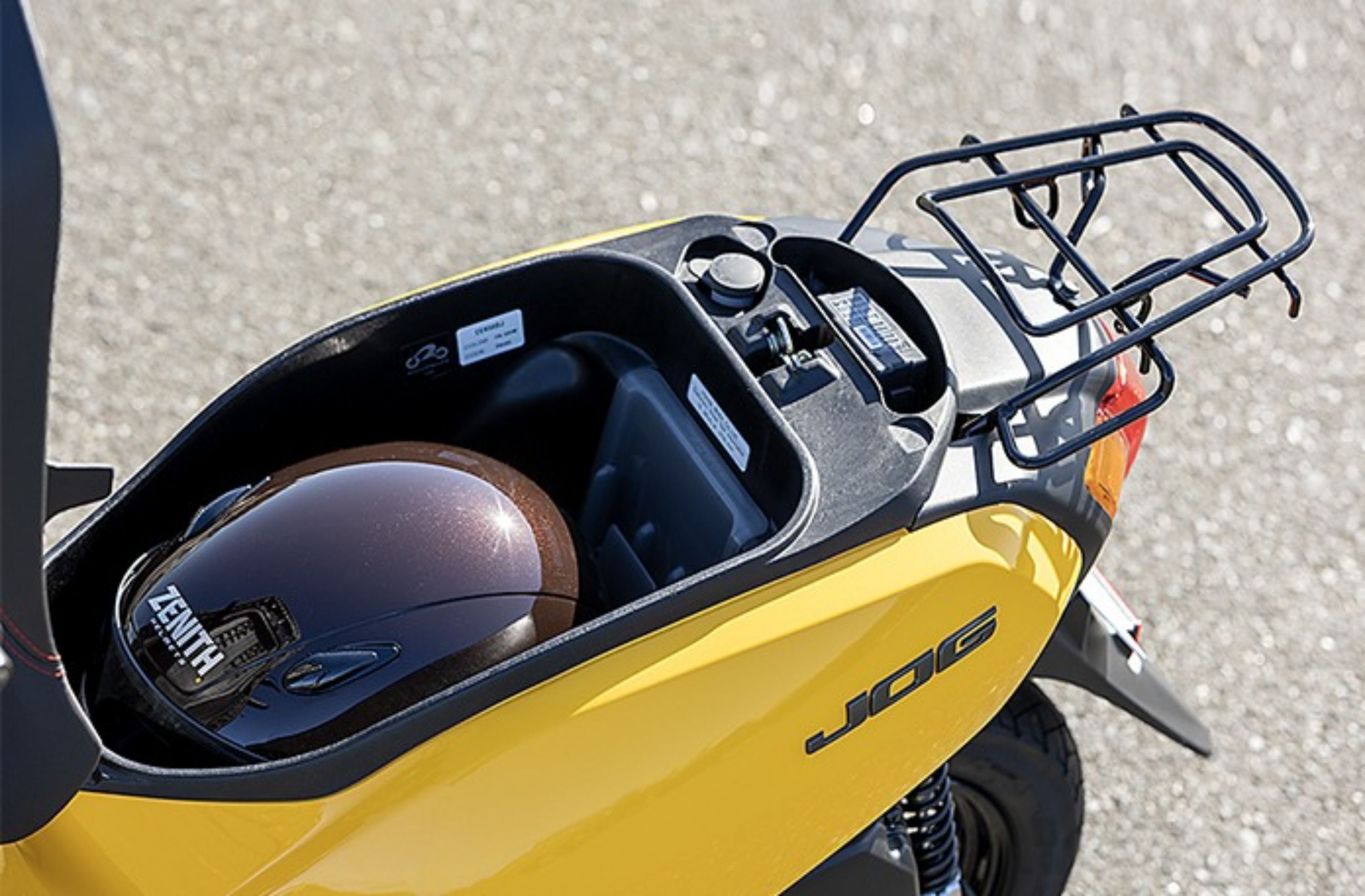 Yamaha Jog ra mat anh 2