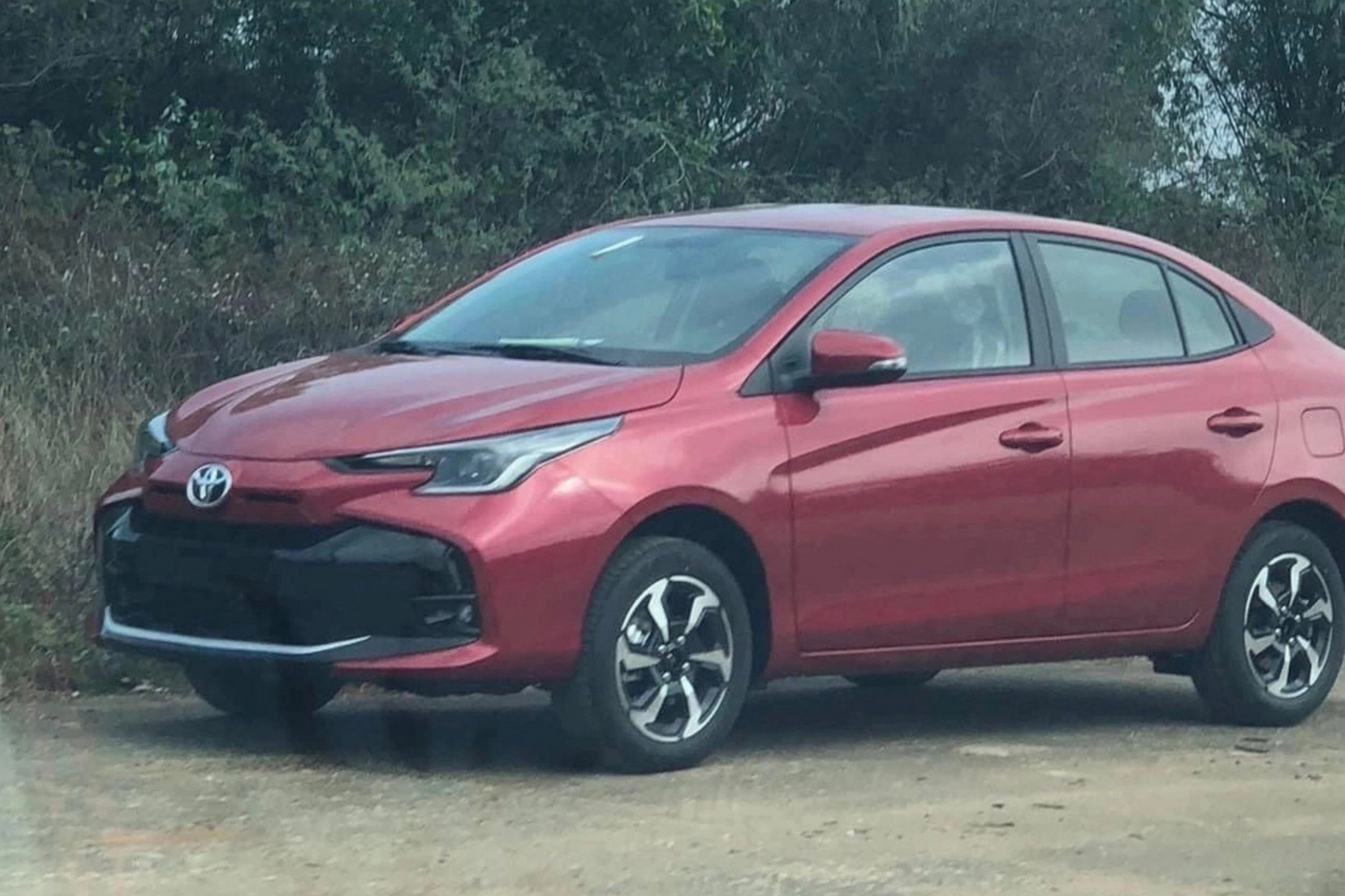 Dai ly nhan coc Toyota Vios 2023, gia du kien van duoi 600 trieu dong hinh anh