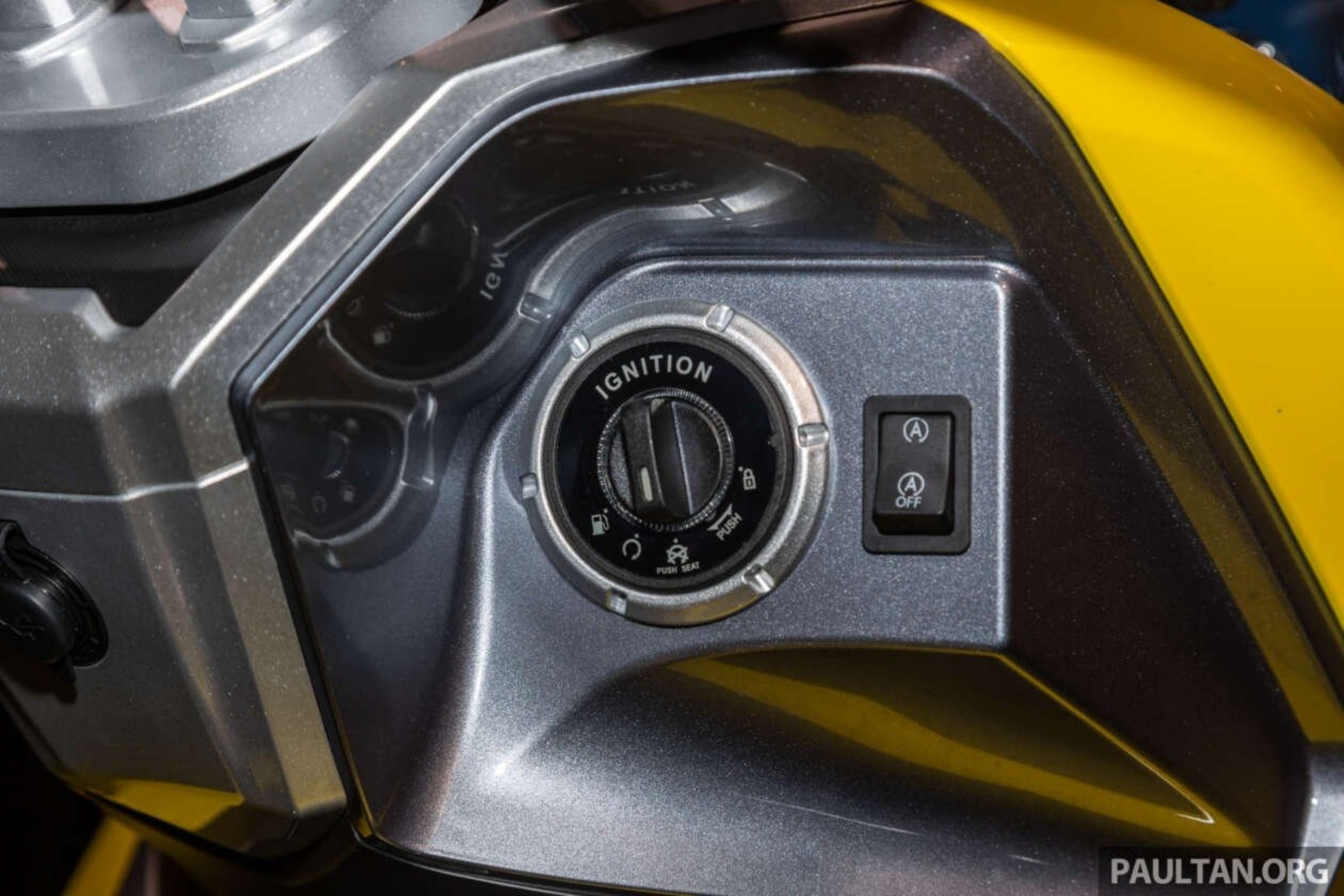 xe tay ga nhai ADV anh 6