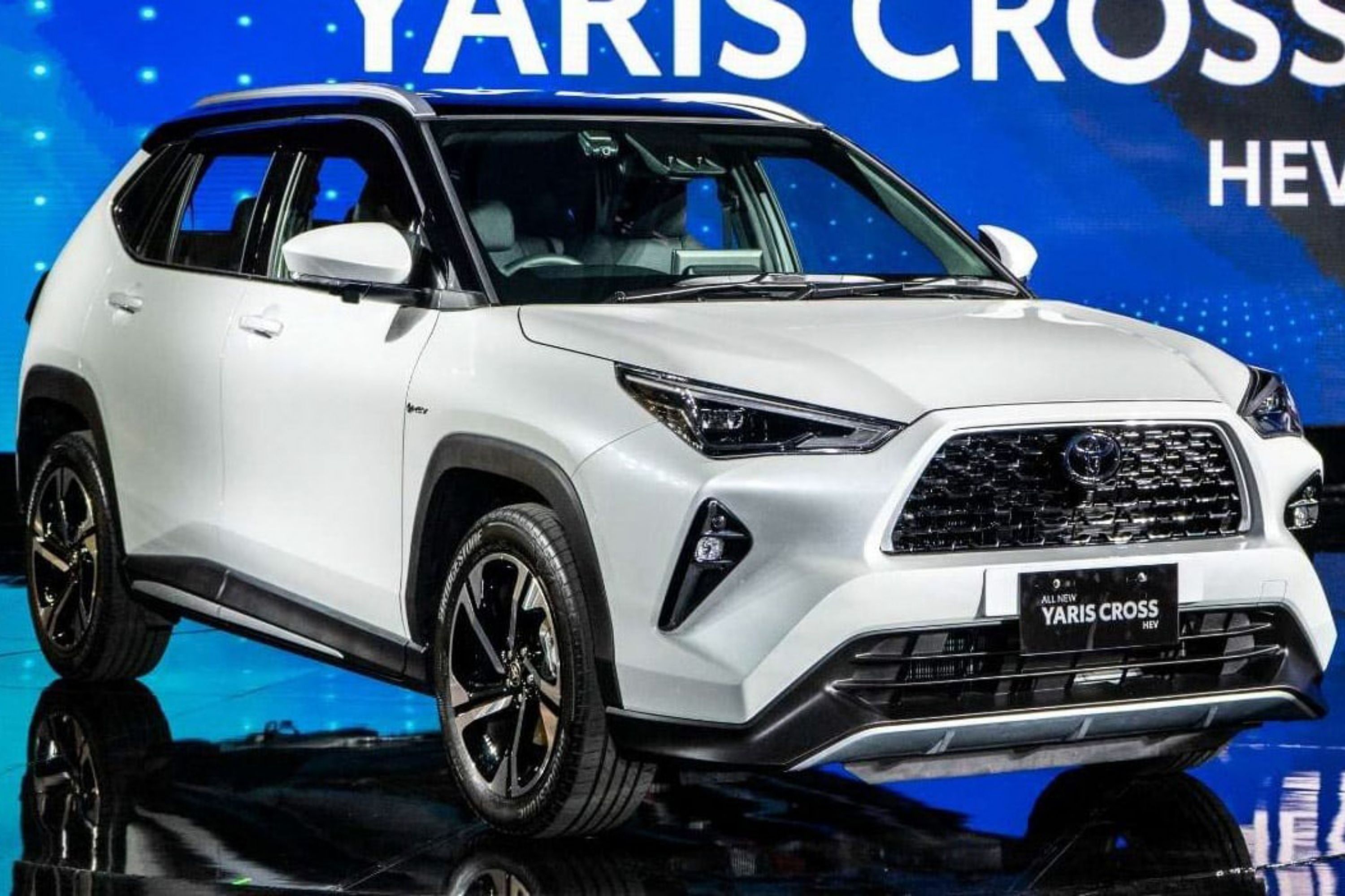 Yaris Cross ra mat anh 1