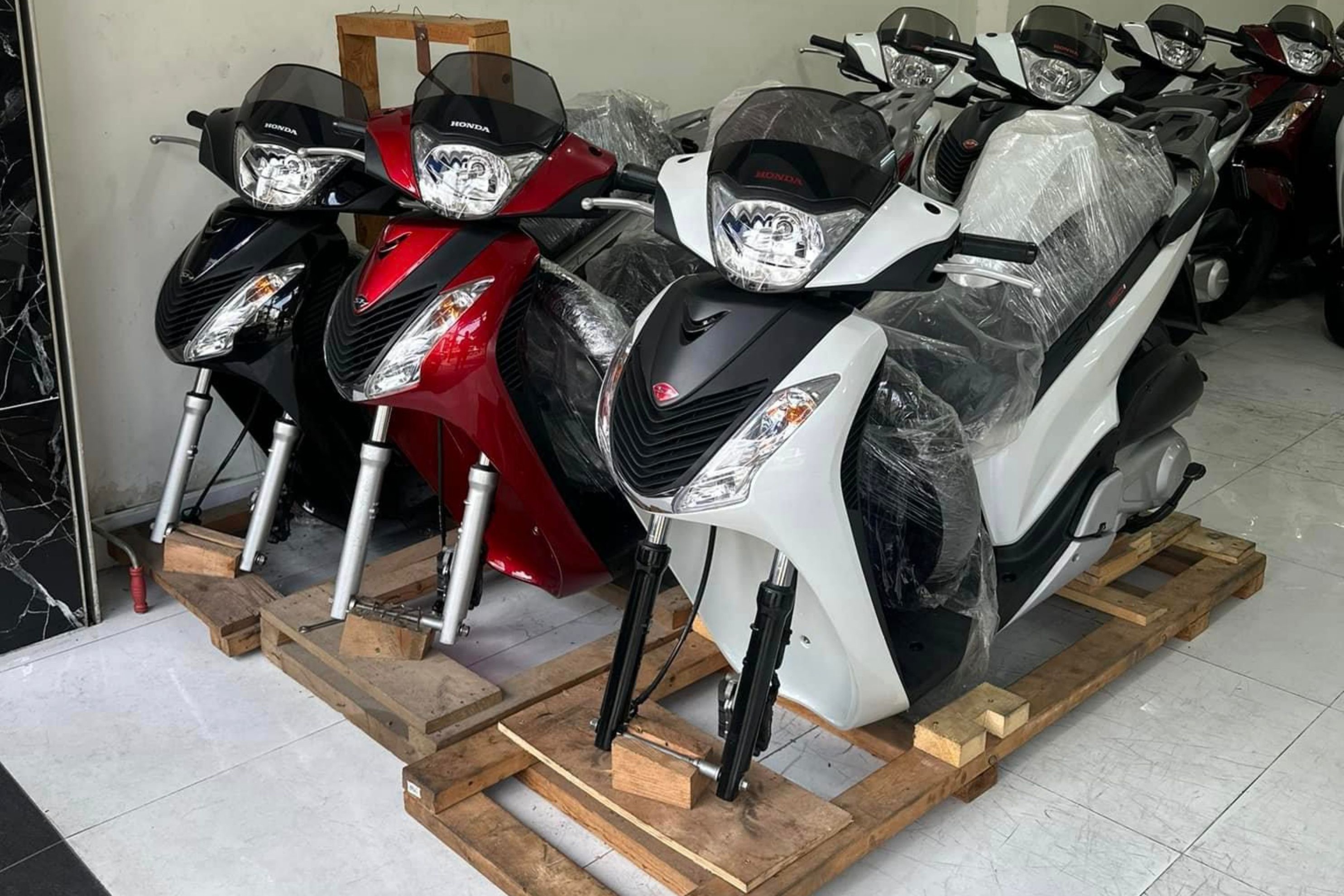 Honda SH 150i doi 2012 'chua do xang' co gia hon 1 ty dong tai TP.HCM hinh anh