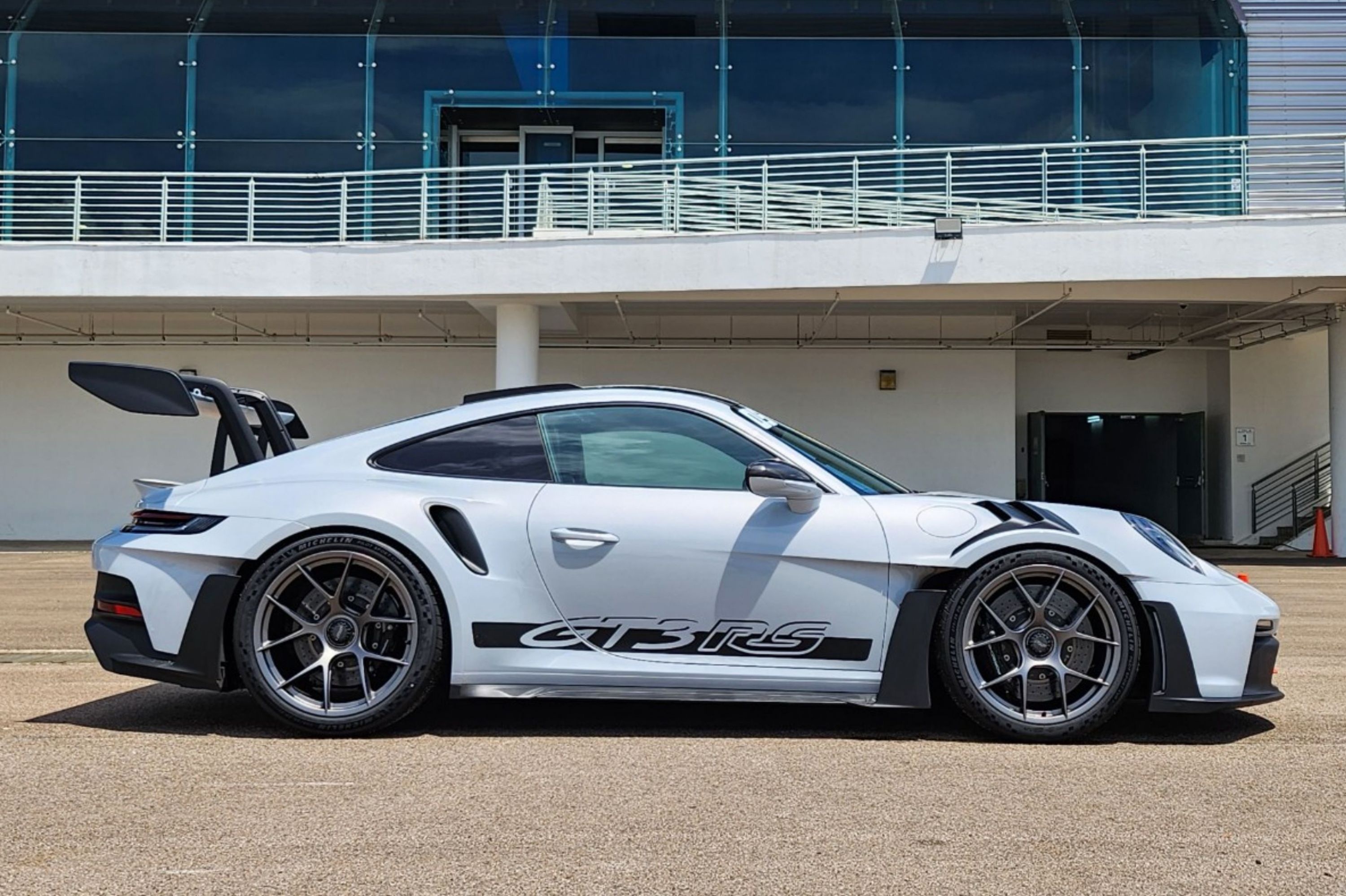 Porsche 911 GT3 RS anh 12
