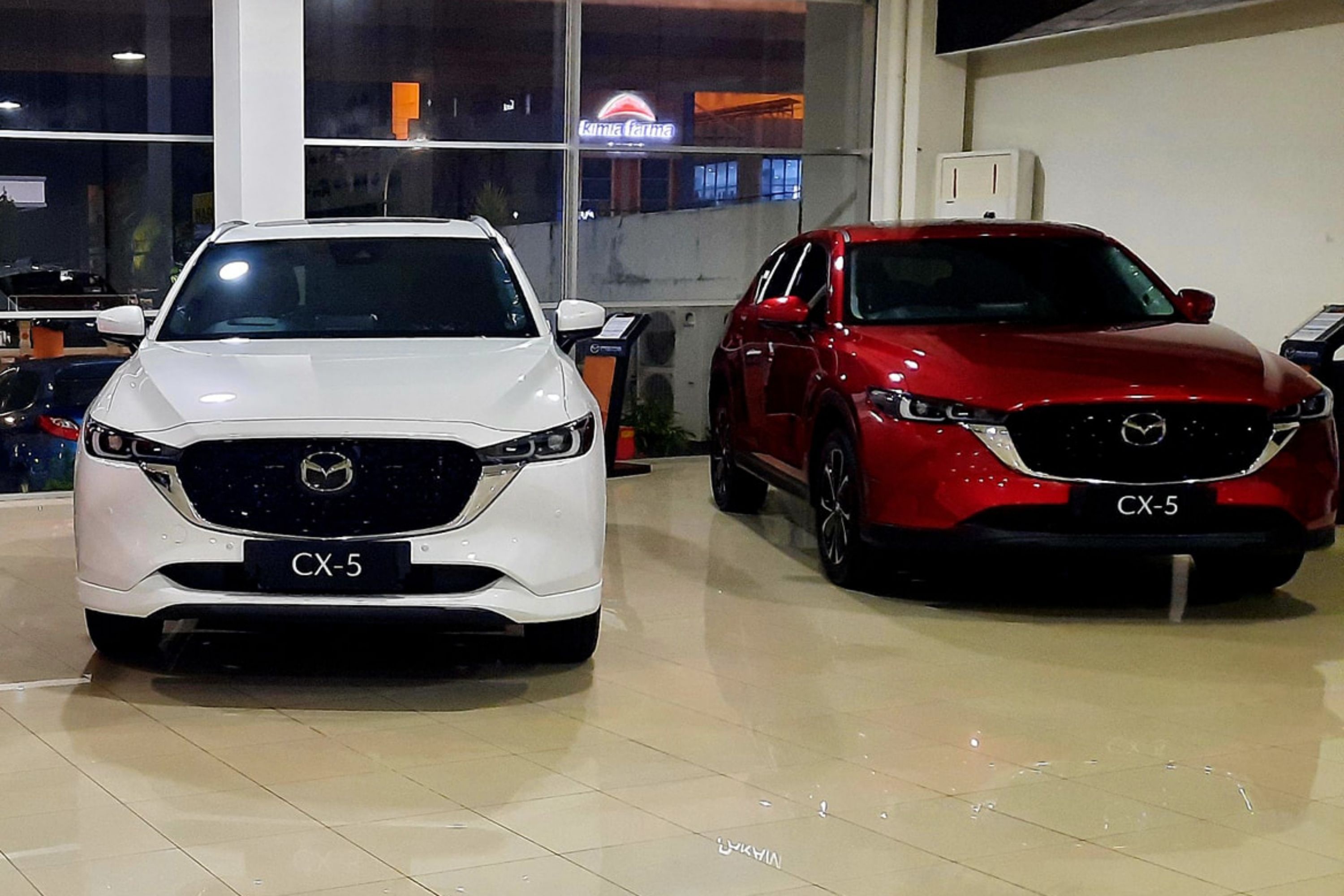 Nhom oto binh dan khuay dong thi truong voi loat xe sap ra mat hinh anh