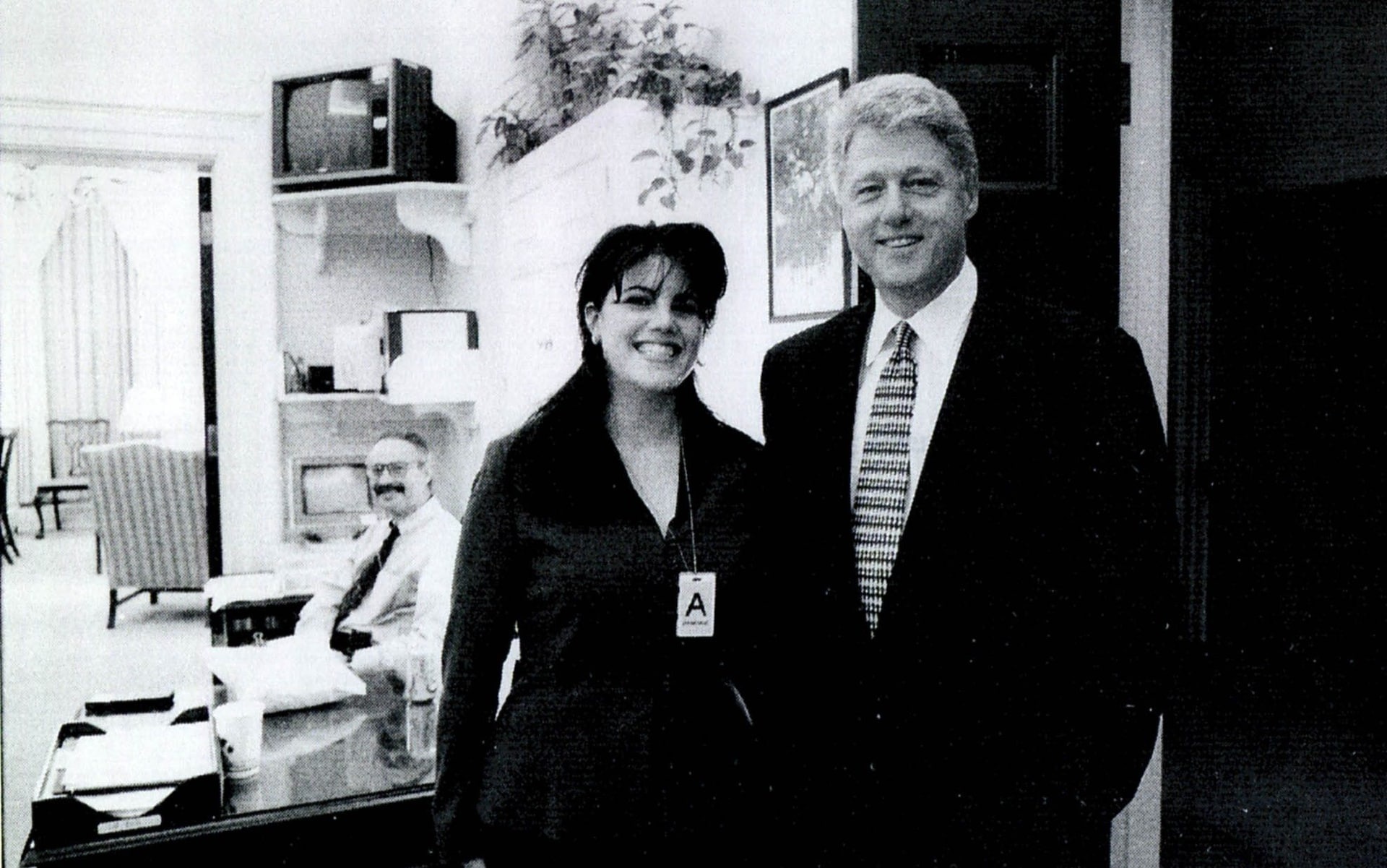Sau 20 nam, co thuc tap Monica Lewinsky cua Bill Clinton gio ra sao? hinh anh