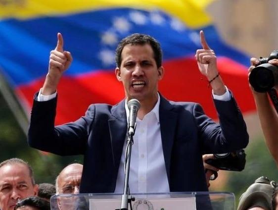 Thu linh phe doi lap bi cam xuat canh, Venezuela lun sau khung hoang hinh anh