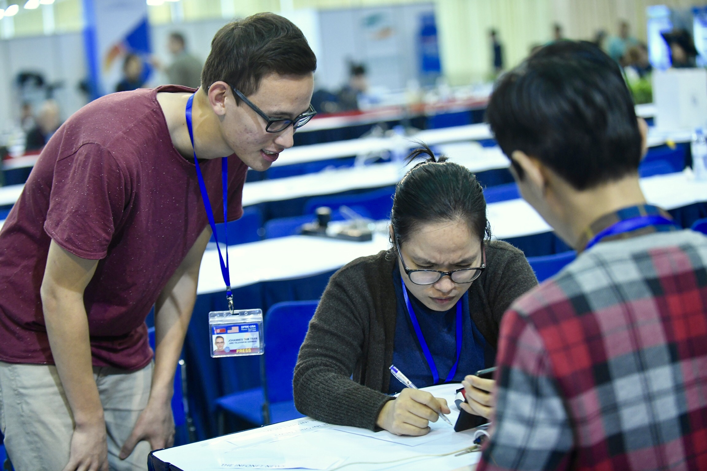 Trump den Viet Nam anh 3