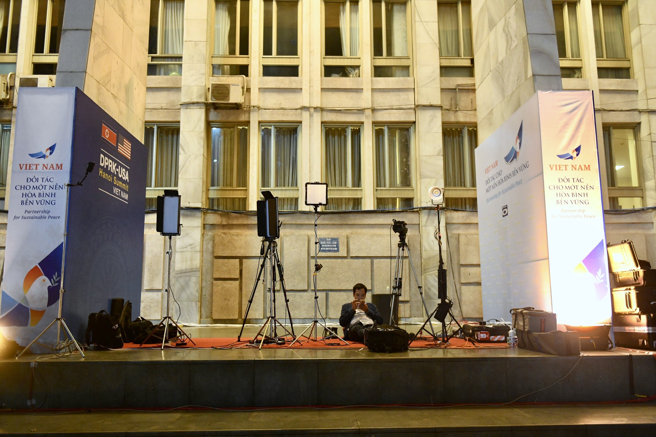 Trump den Viet Nam anh 12