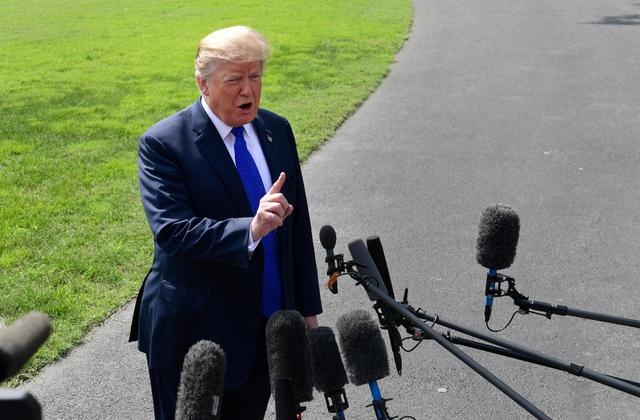 Hon 60 quan chuc cua TT Trump doi dien cuoc dieu tra tu dang Dan chu hinh anh