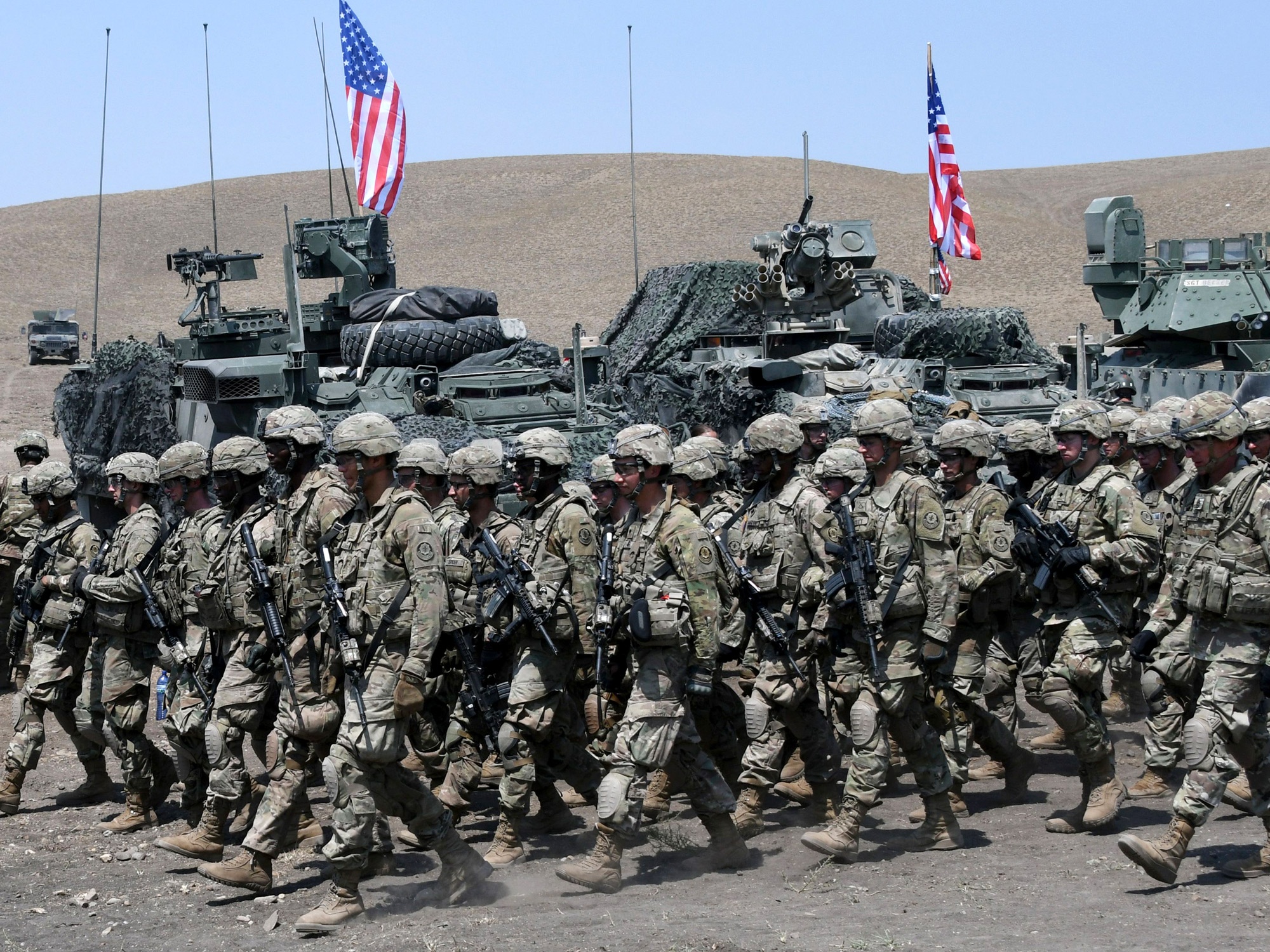 TT Trump doi dong minh tra tien can cu quan su nhung kem 'khuyen mai' hinh anh